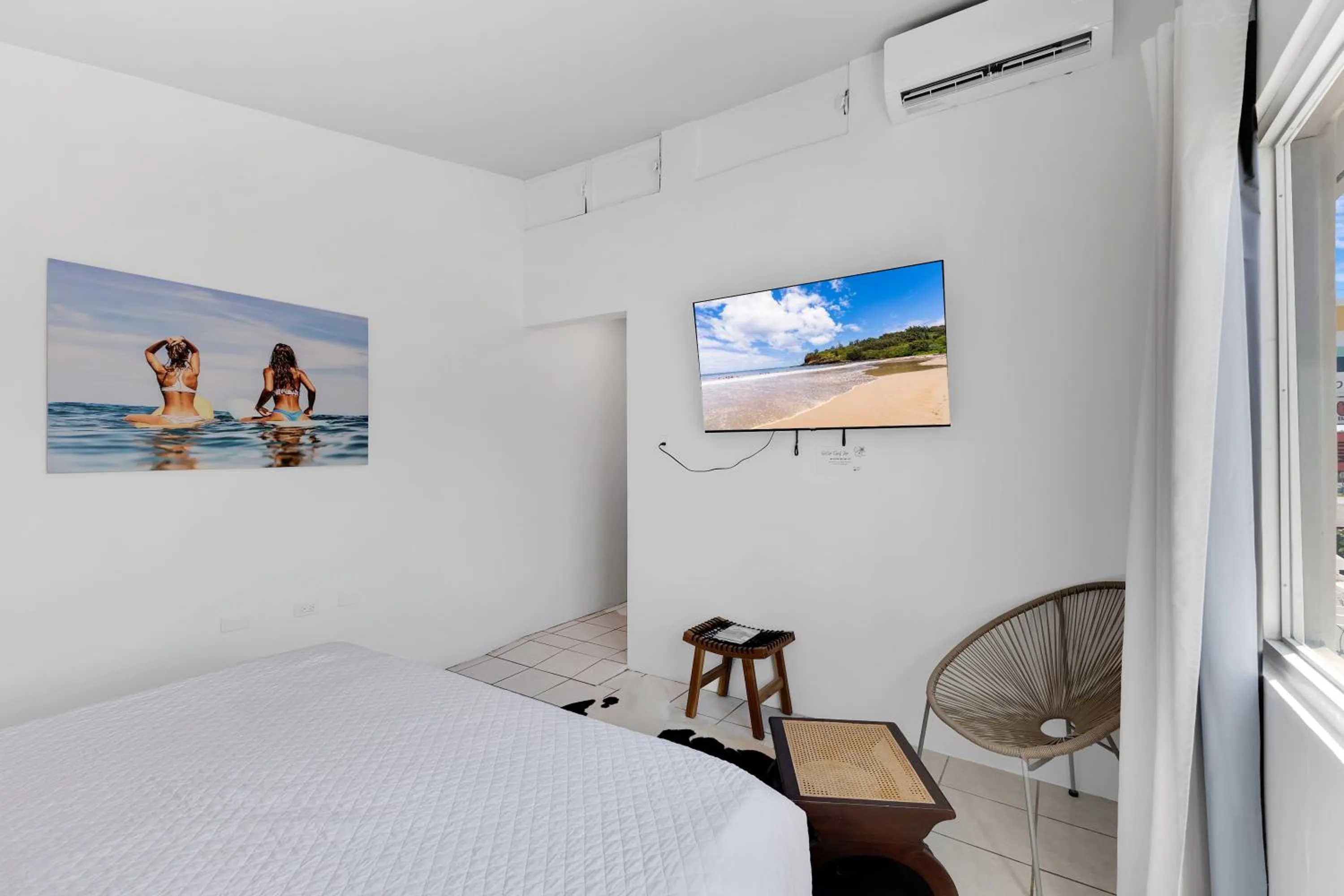 Bed in Bella Surf Inn