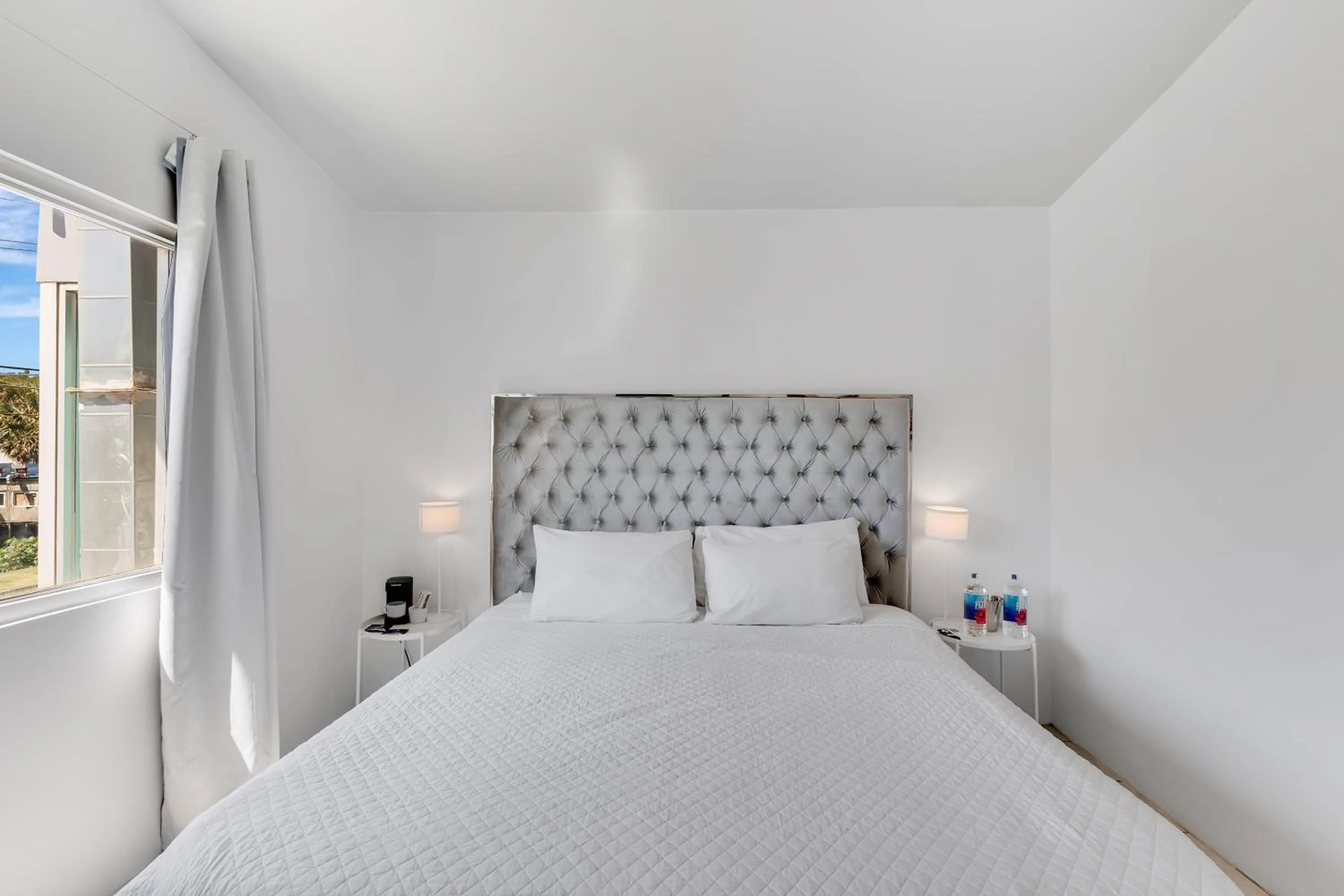 Bed in Bella Surf Inn