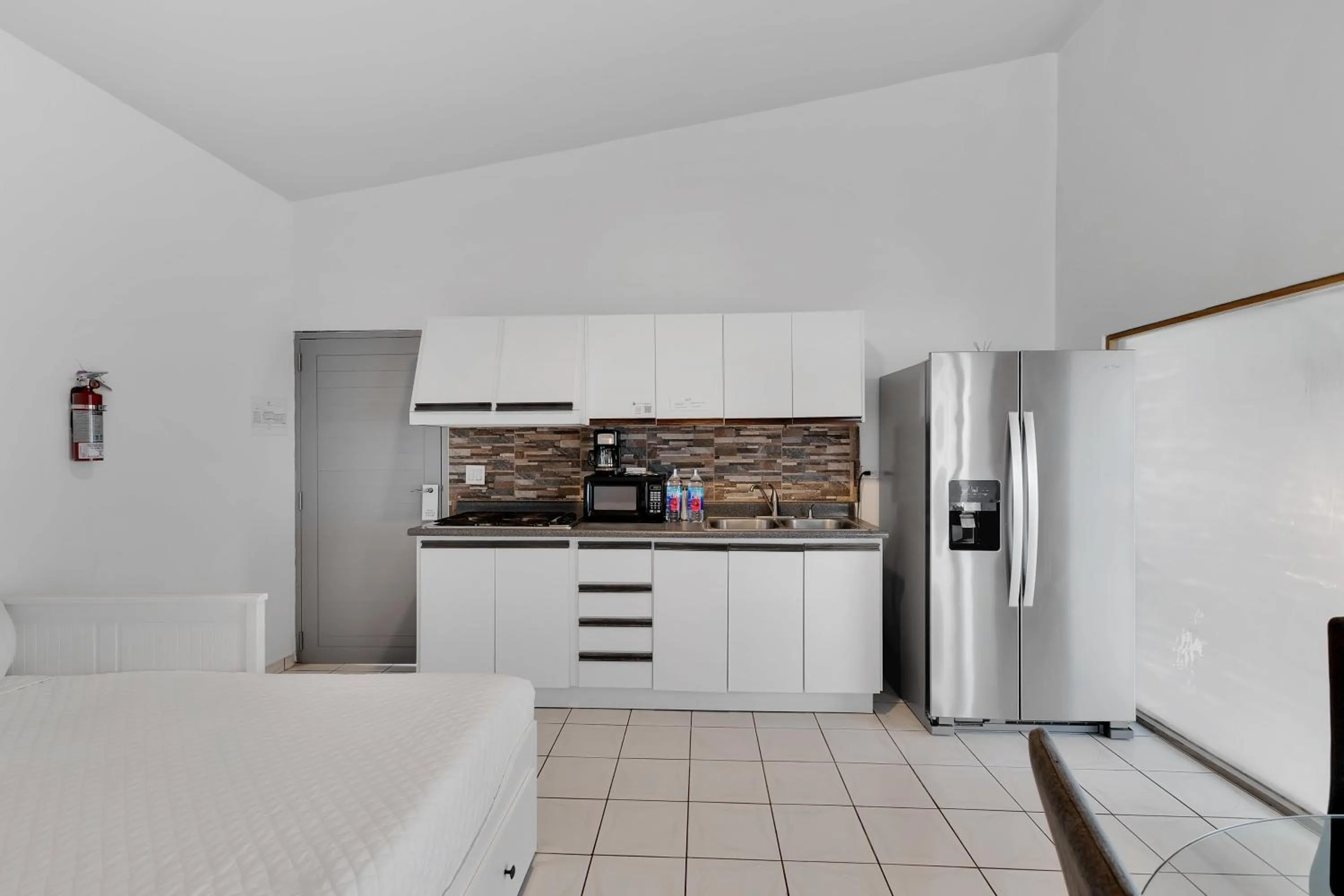 Bed in Bella Surf Inn