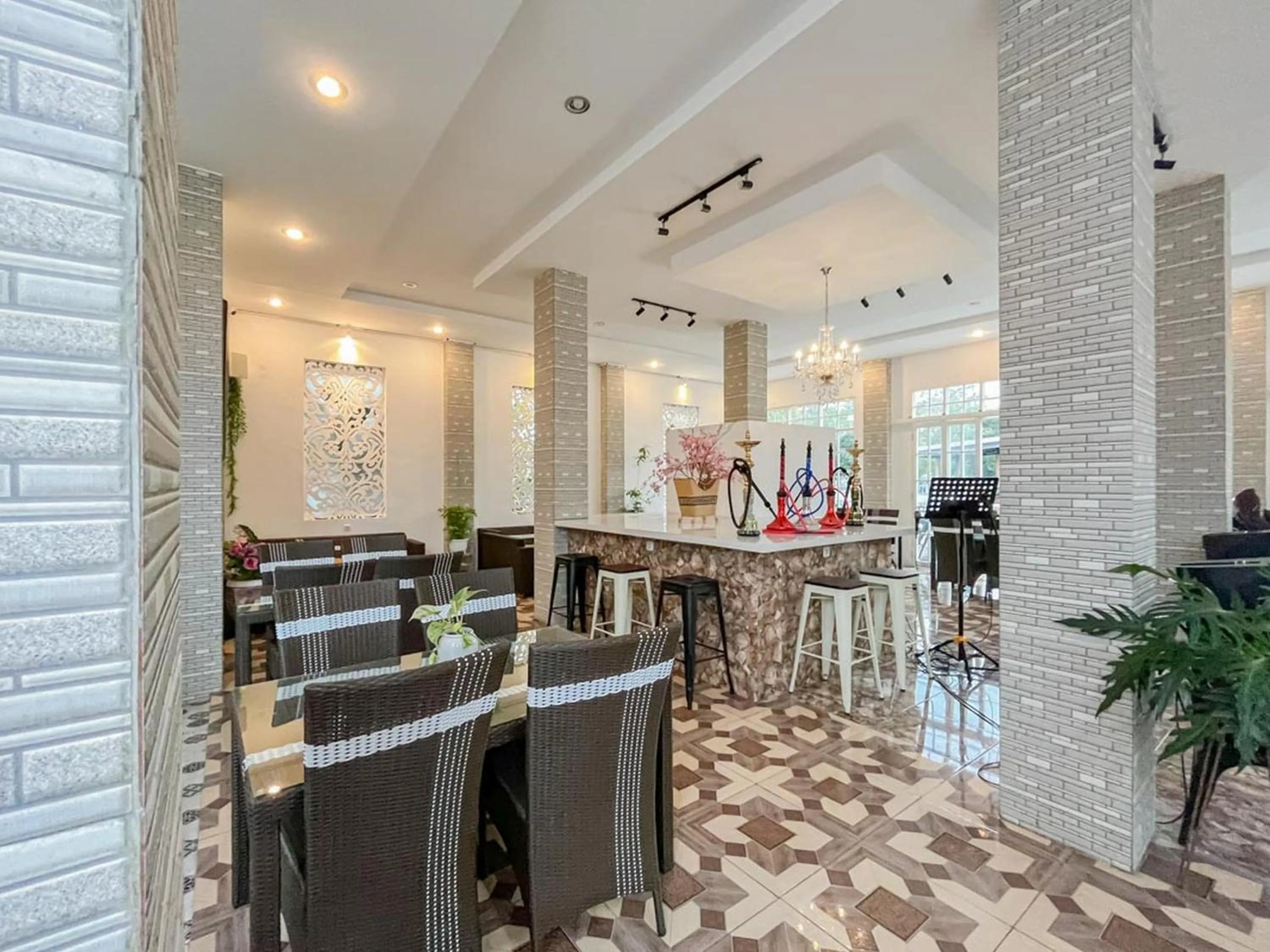 Dining area in Sakura Guest House by The Lavana