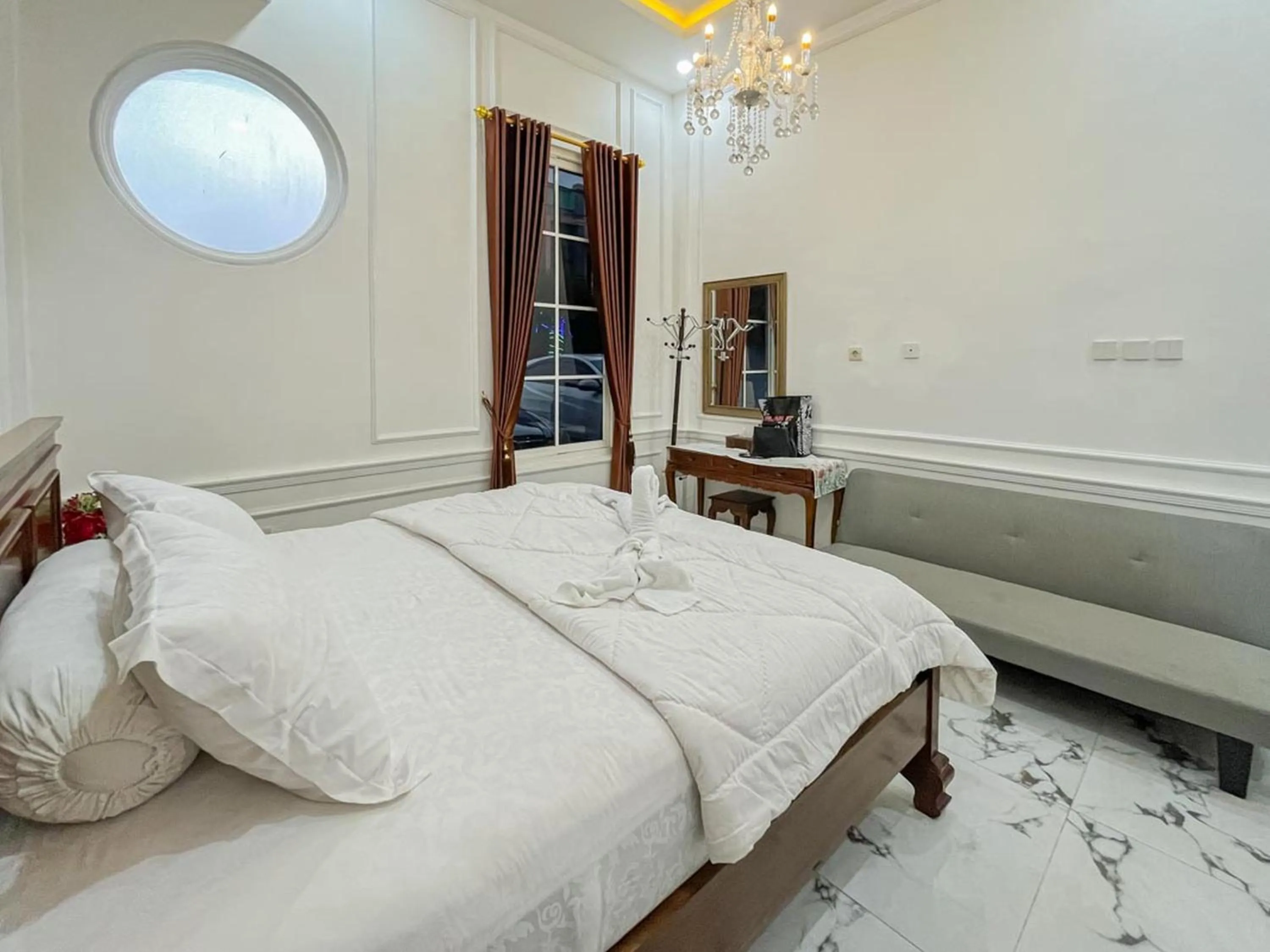 Bedroom in Sakura Guest House by The Lavana