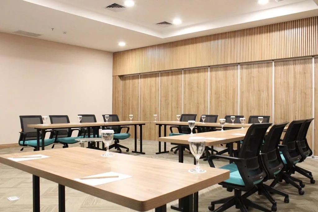 Business facilities in Cordia Hotel Banjarmasin - Hotel Dalam Bandara
