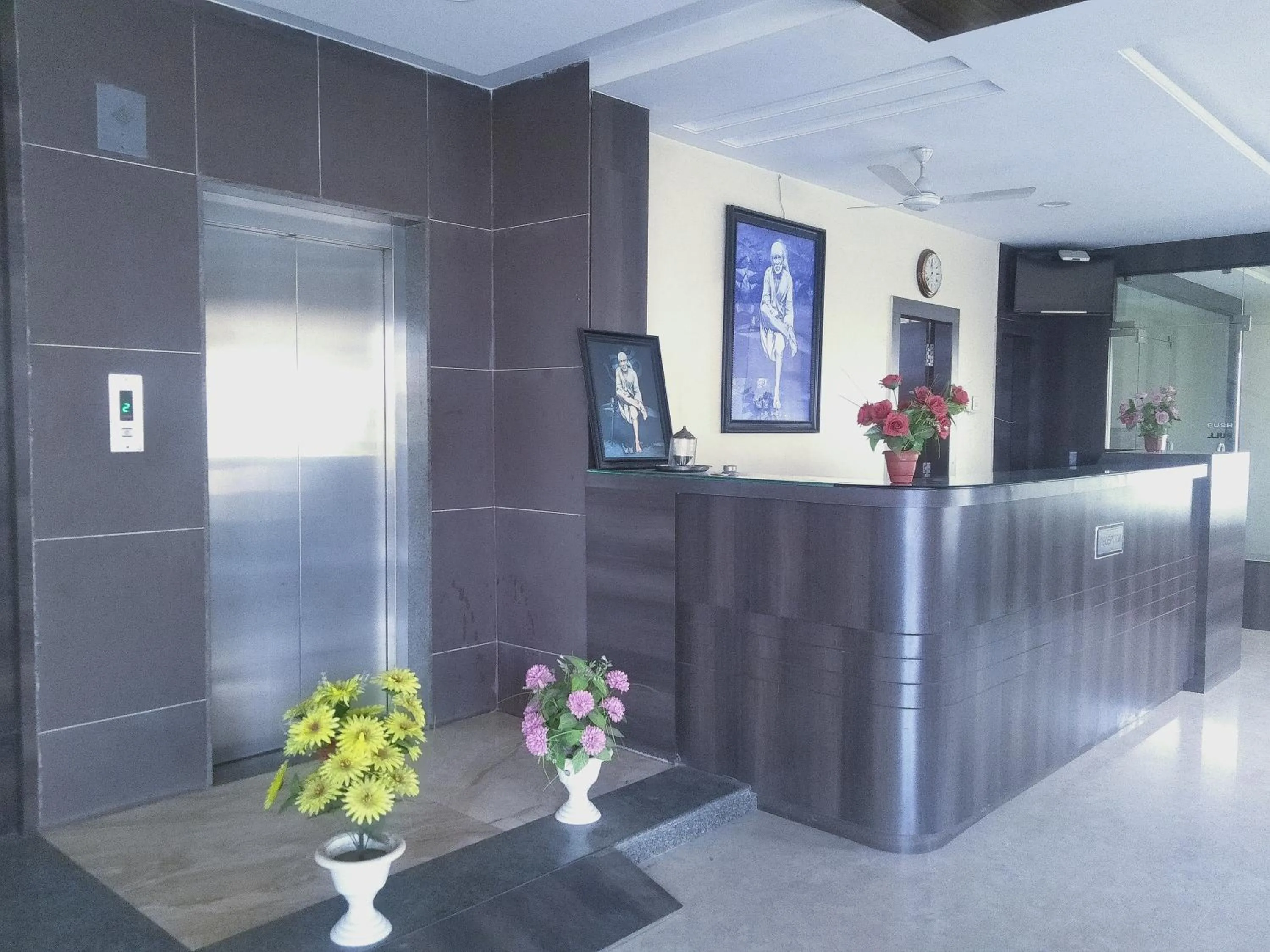 Lobby or reception in Sai Heera Residency Shirdi