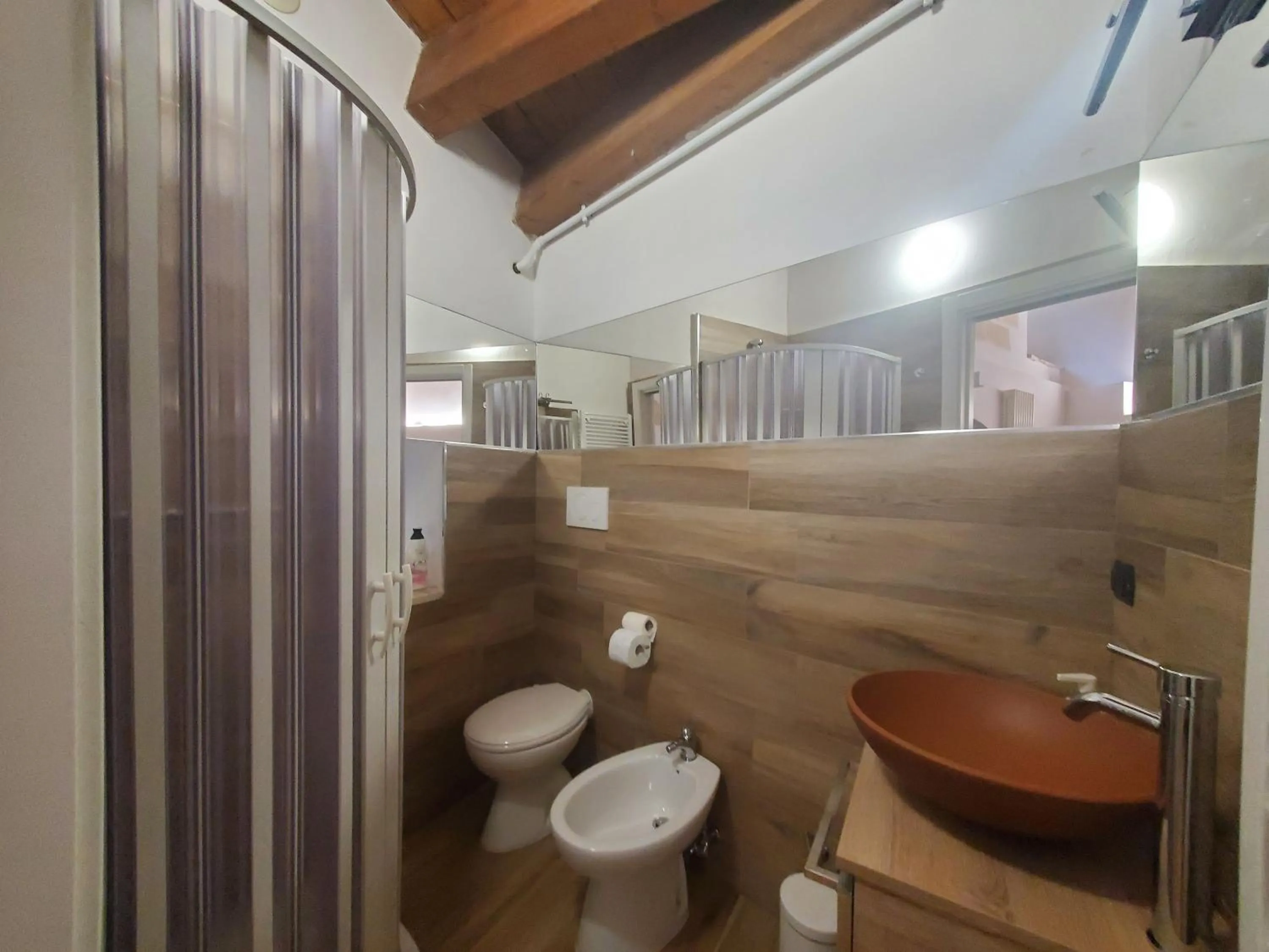 Shower, Bathroom in L'edera