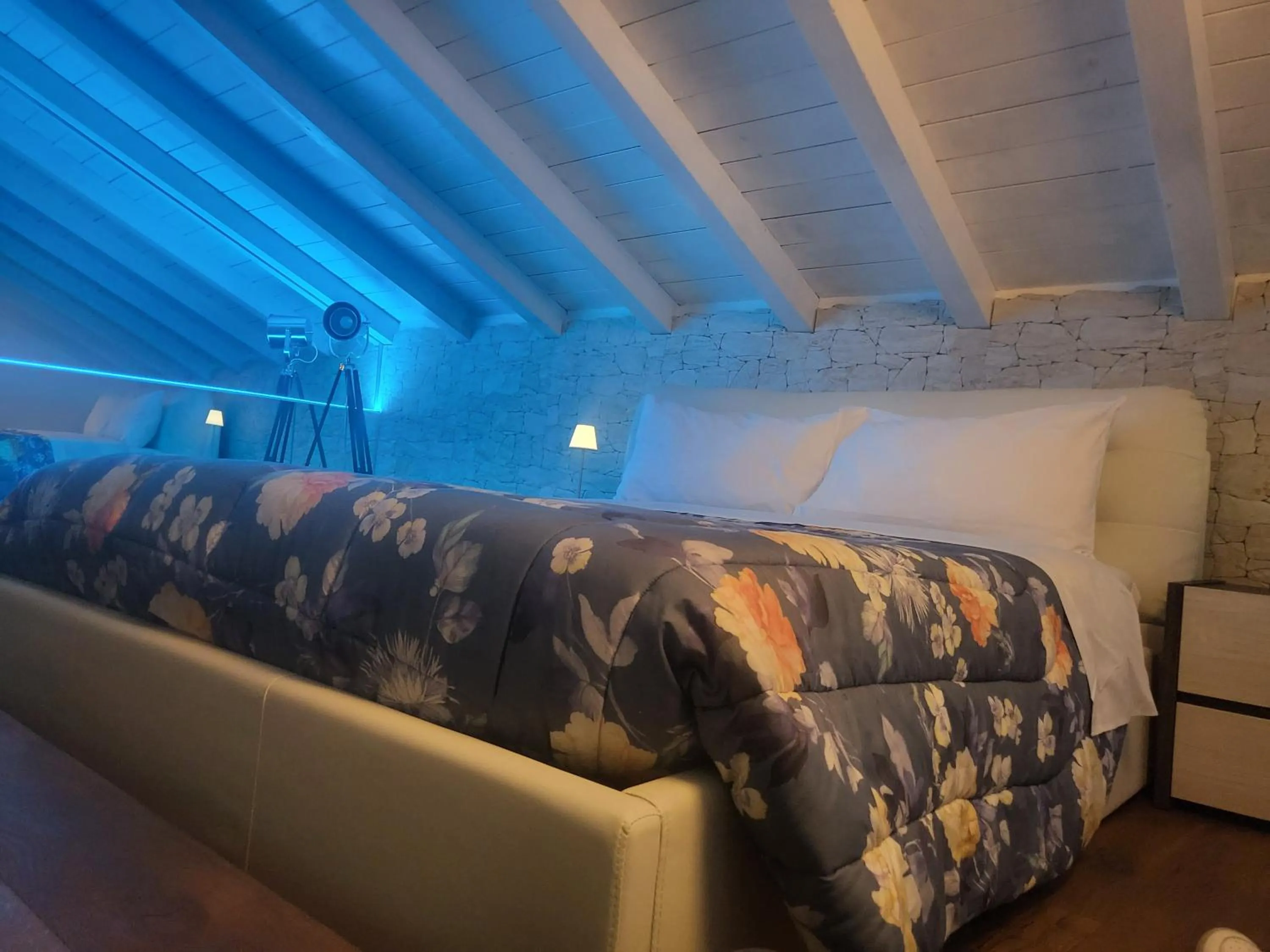 Bedroom, Bed in L'edera