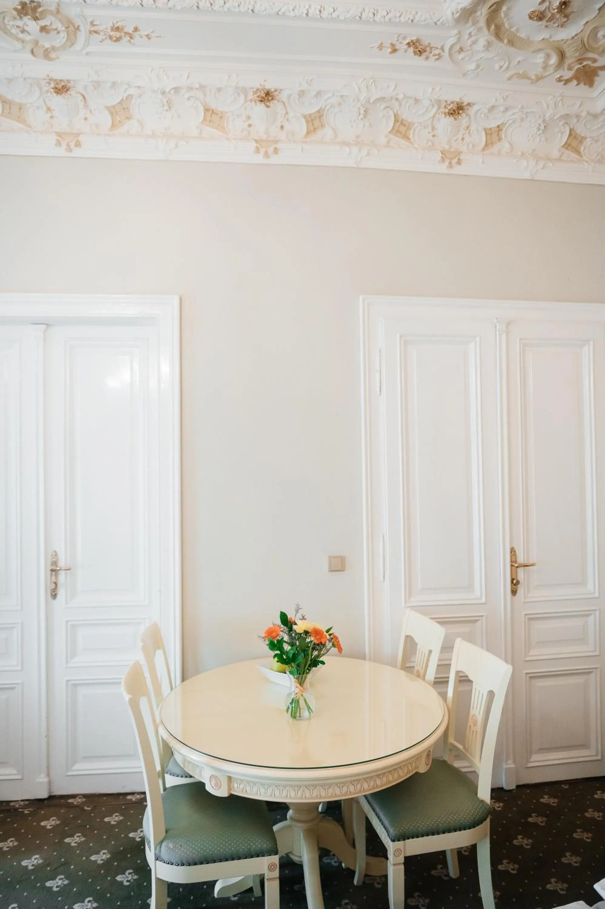 Seating area in Alisa Hotel