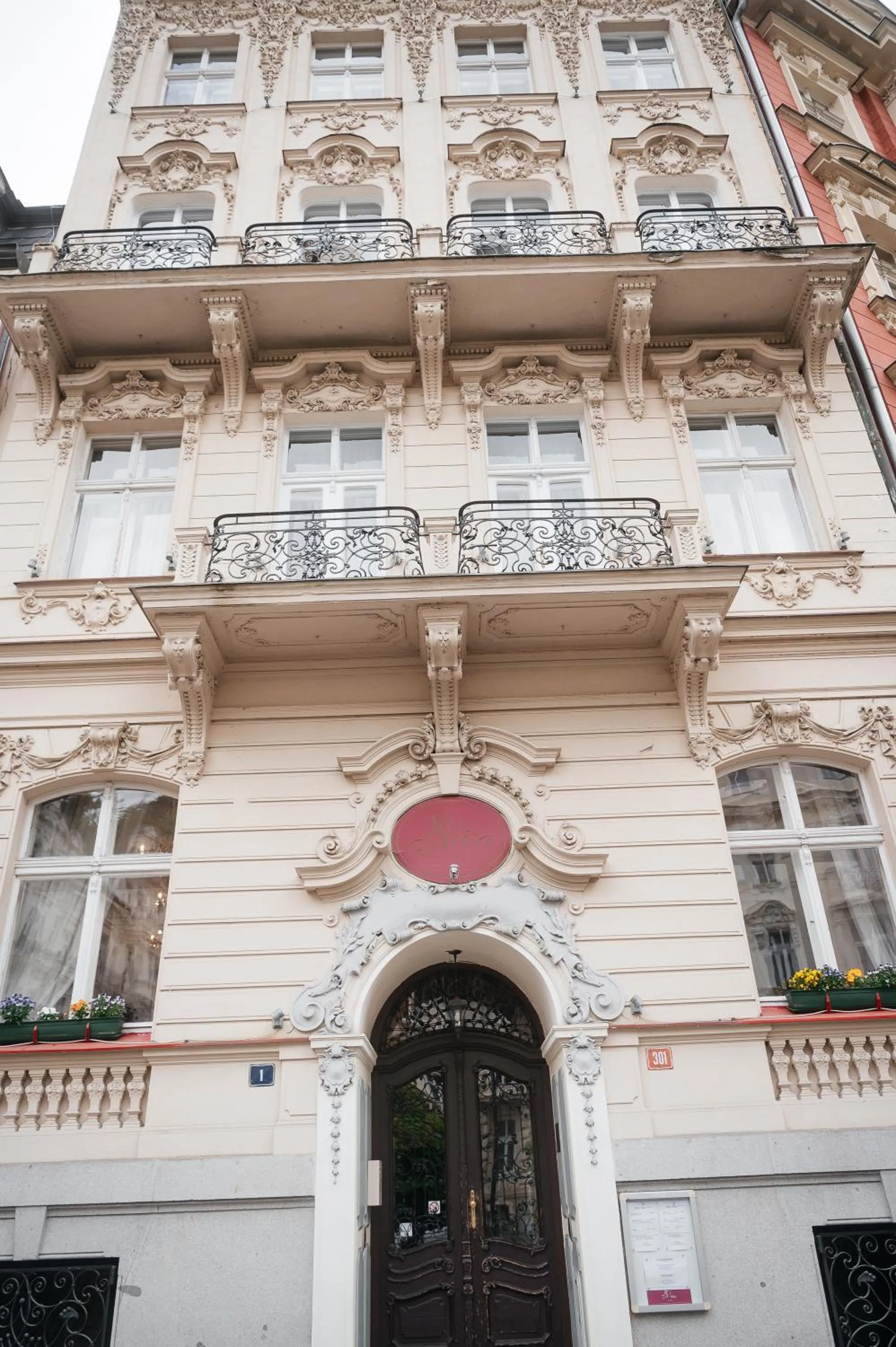 Property building in Alisa Hotel