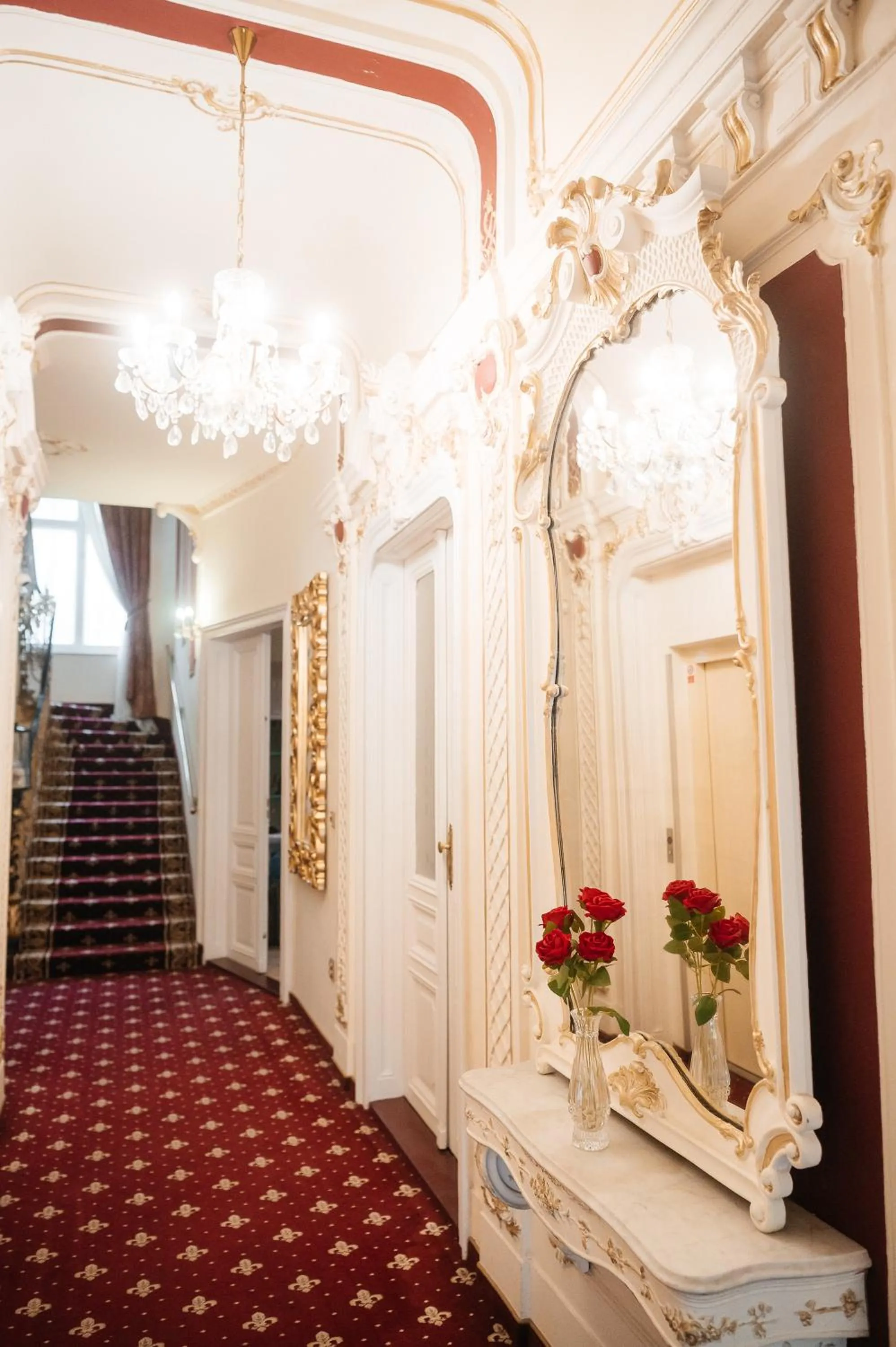 Facade/entrance in Alisa Hotel