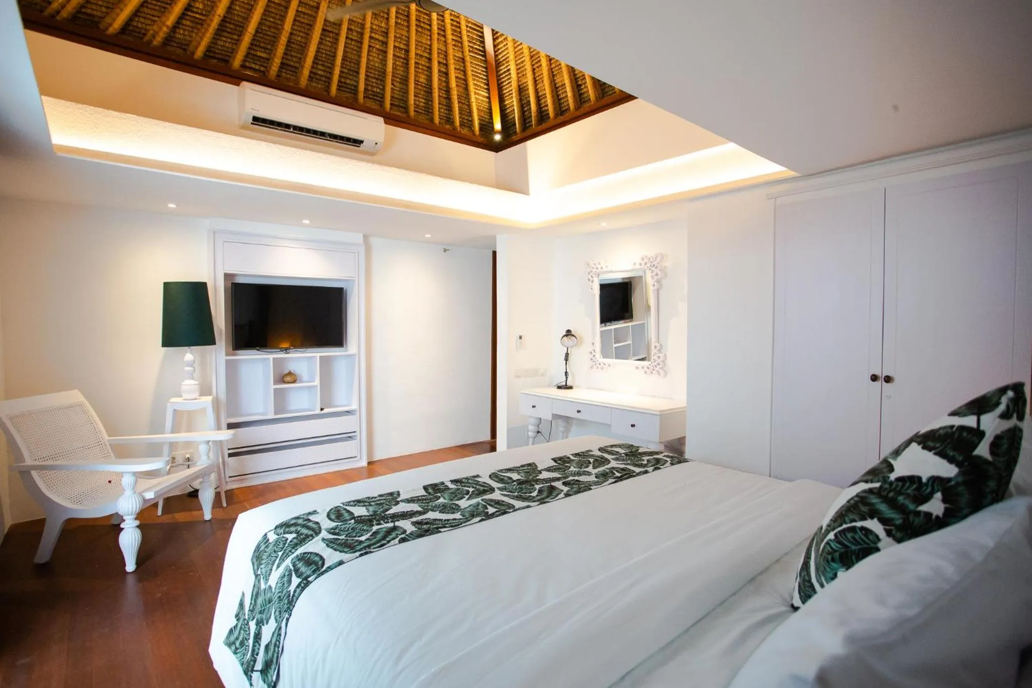 Bedroom, Bed in Calm Villa