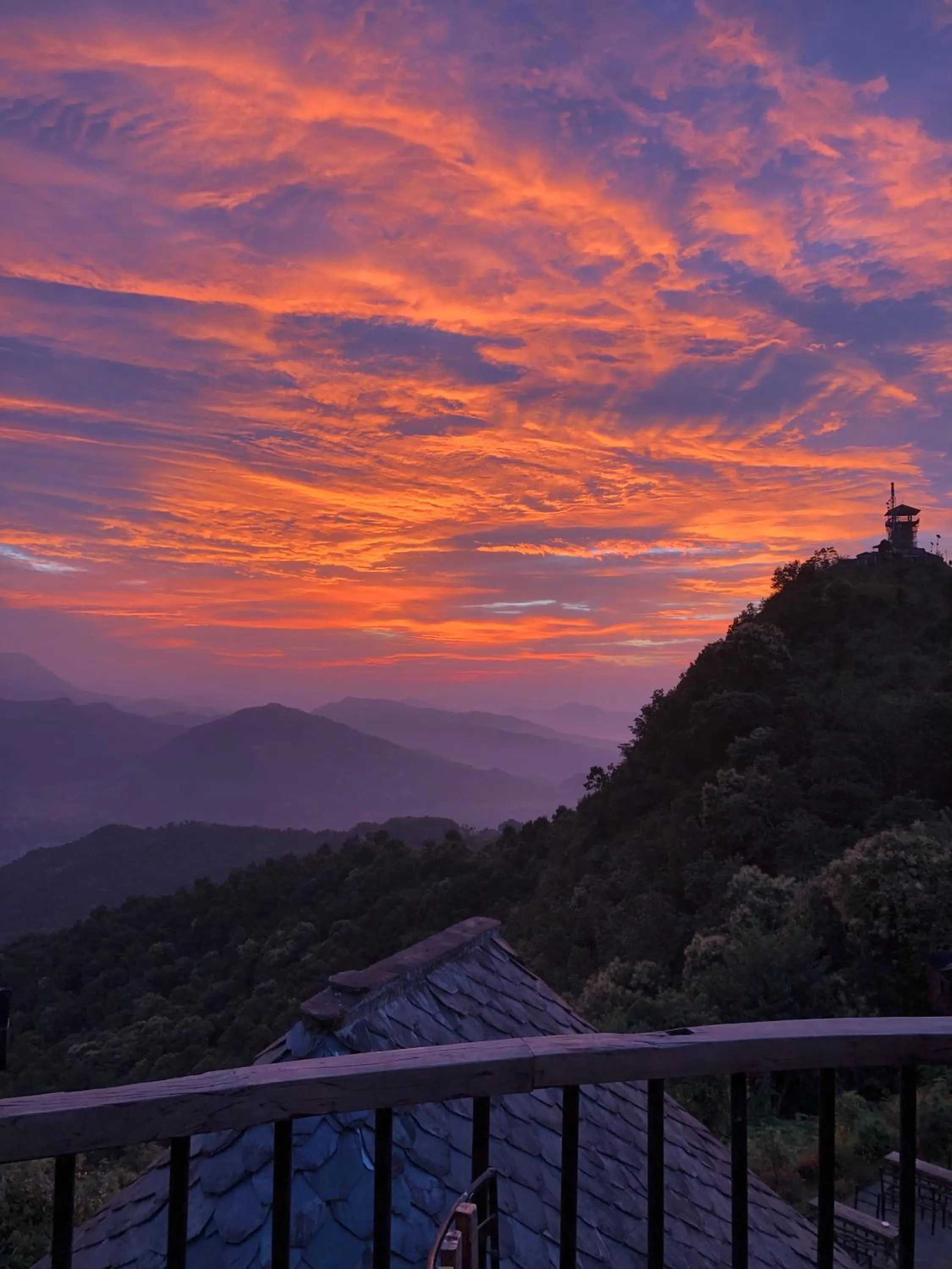 Sunrise in Bhanjyang Village Lodge