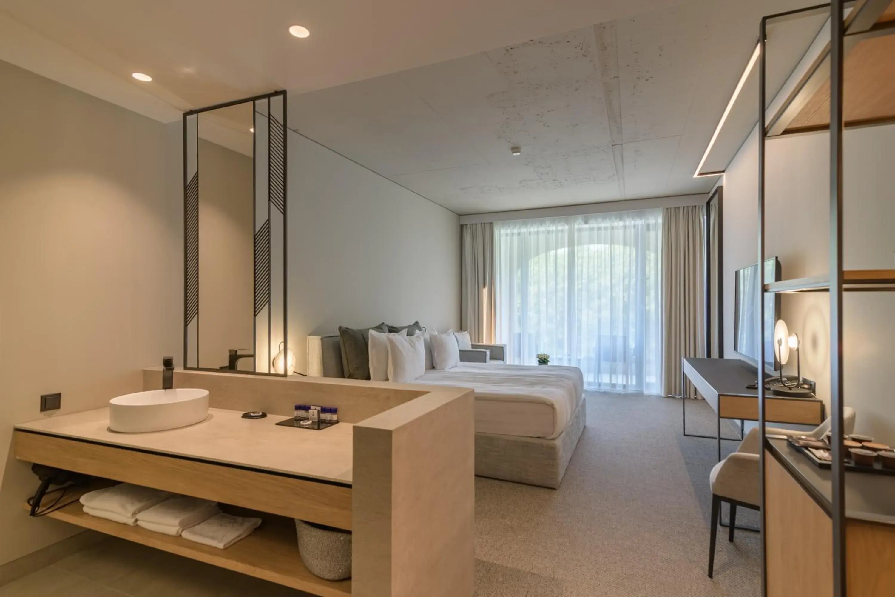 Deluxe Twin Room with Balcony and Sea View and unlimited access to Health Spring Spa - single occupancy in Ensana Aquahouse Deluxe Twin Room with Balcony and Sea View and unlimited access to Health Spring Spa - single occupancy in Ensana Aquahouse