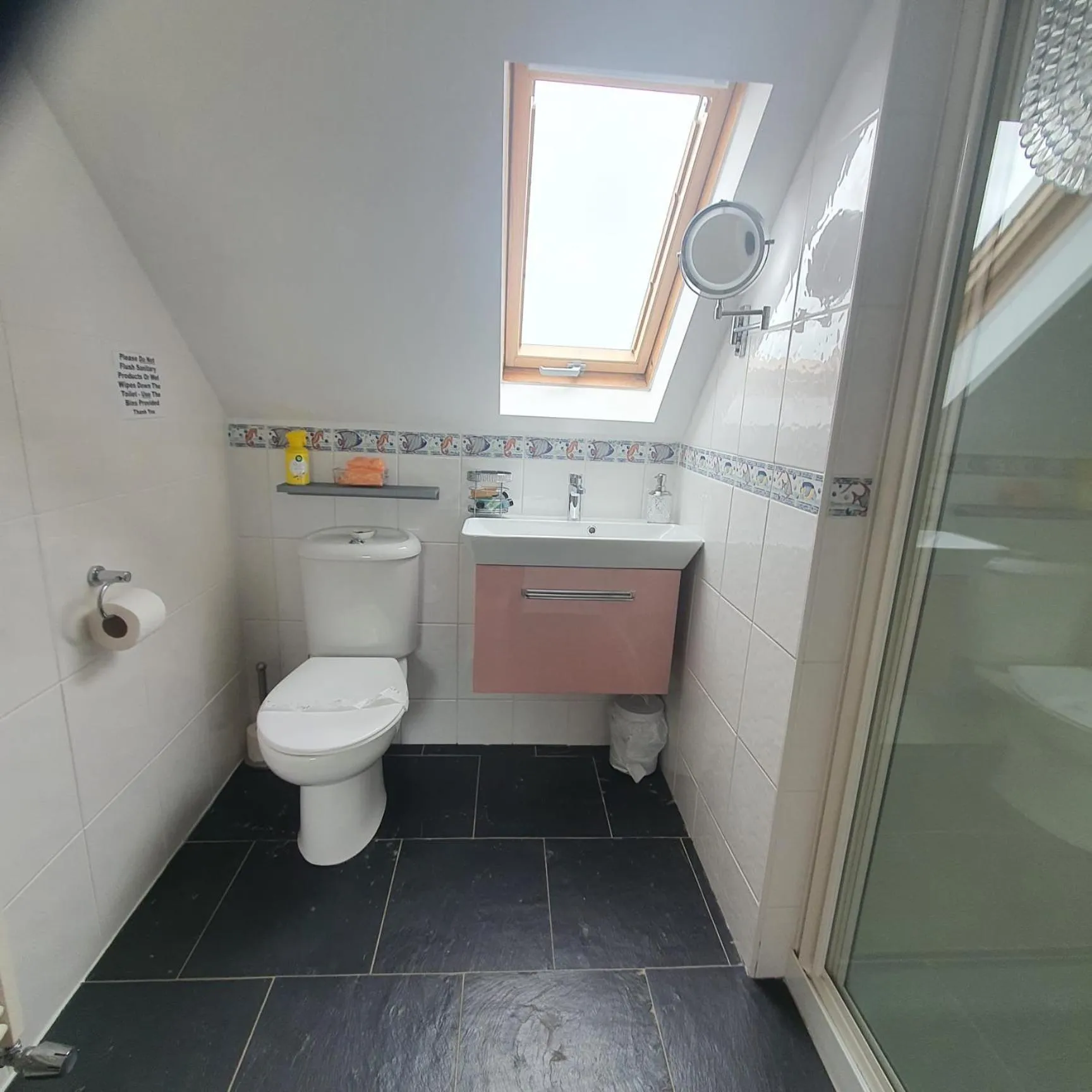 Shower in Melorne Farm Guest House