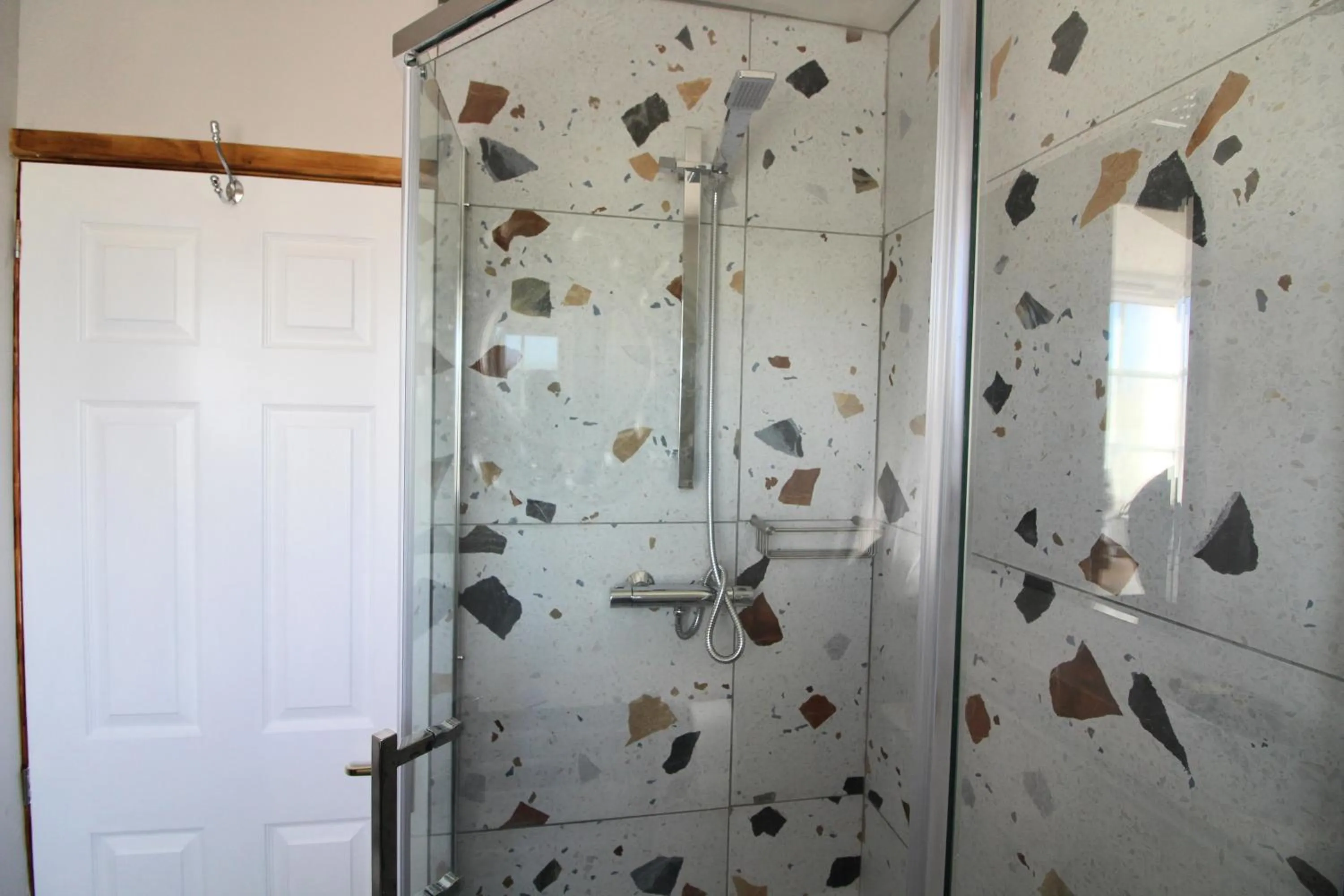 Shower in Melorne Farm Guest House