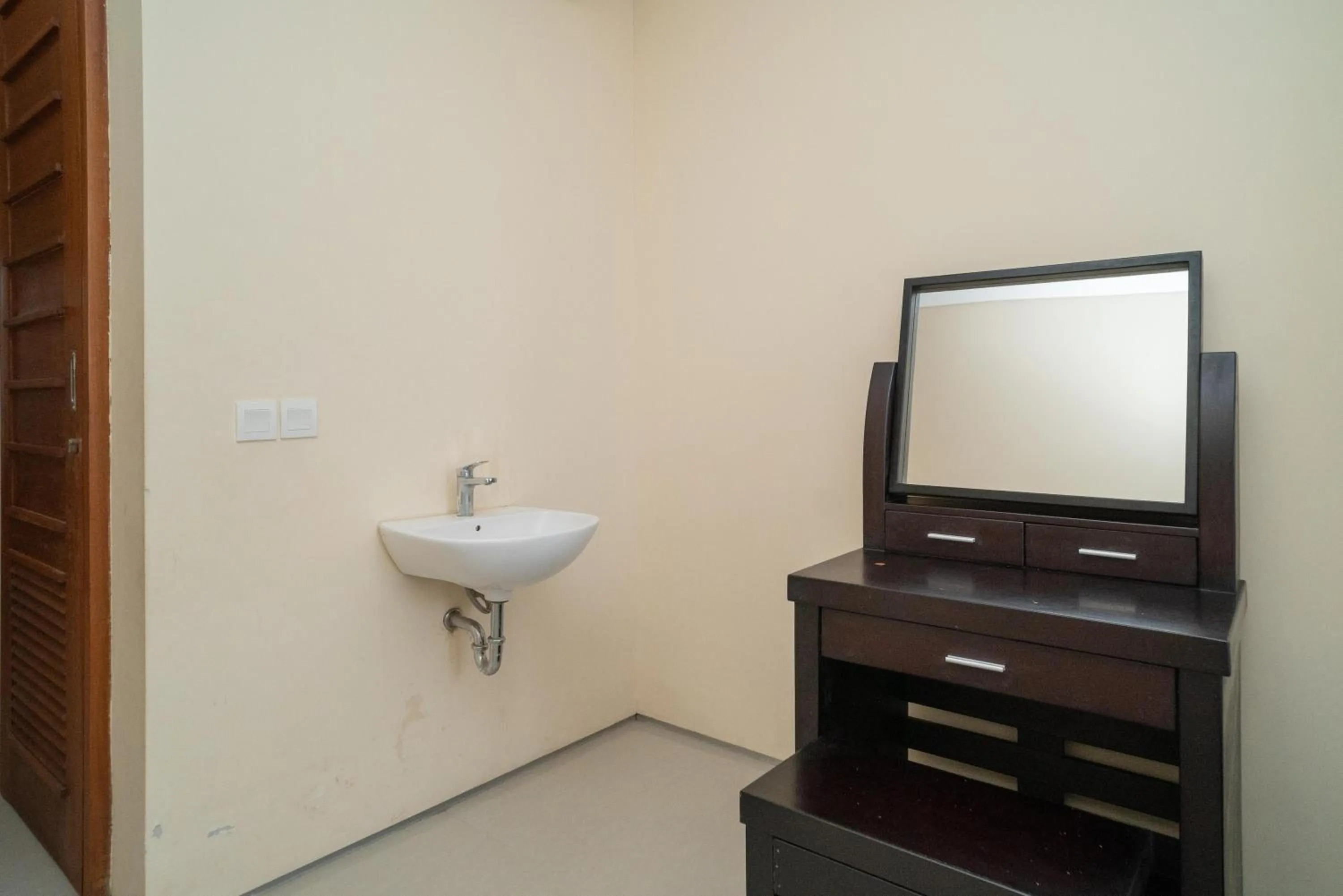 Bedroom in RedDoorz near ITDC Nusa Dua