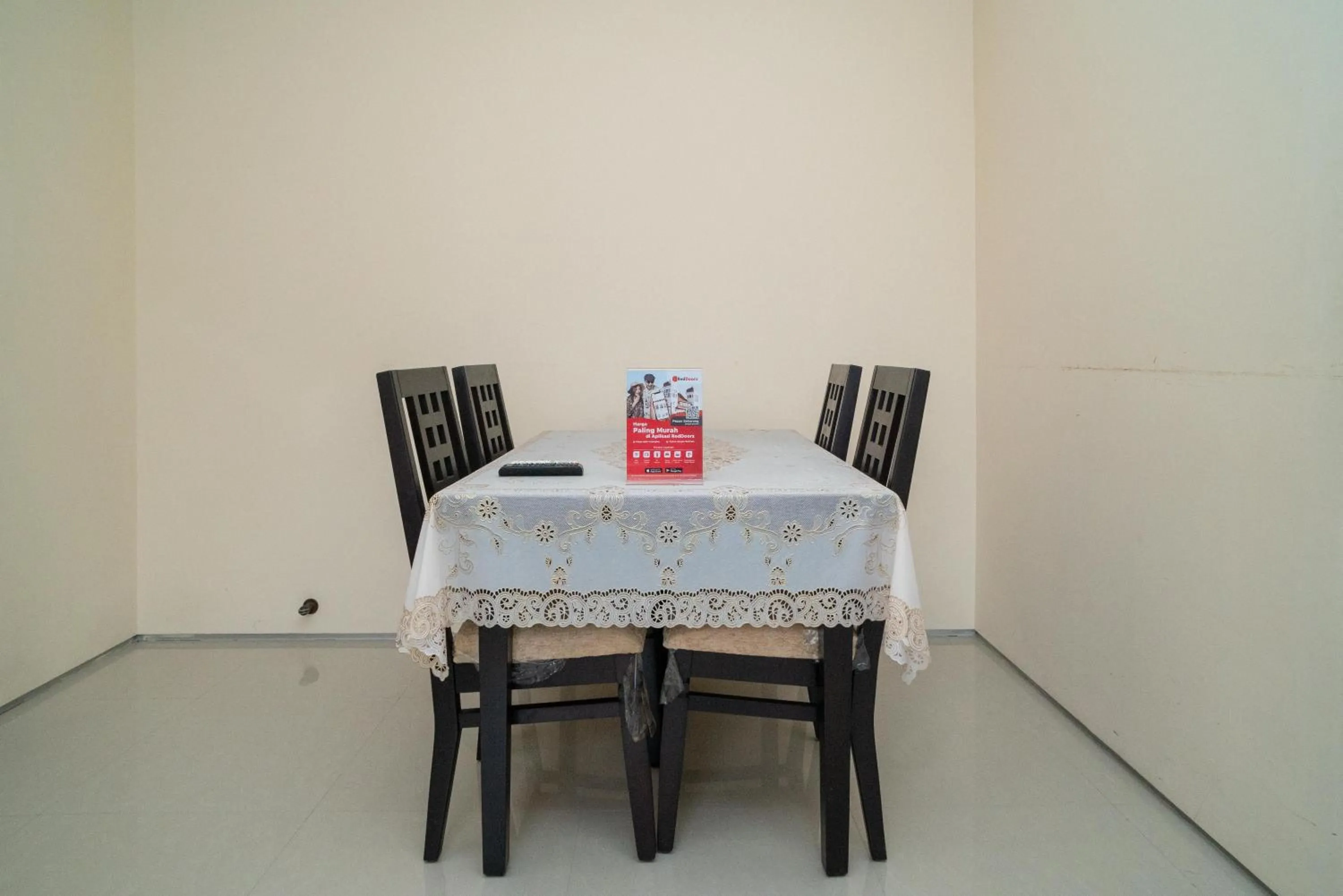 Seating area in RedDoorz near ITDC Nusa Dua