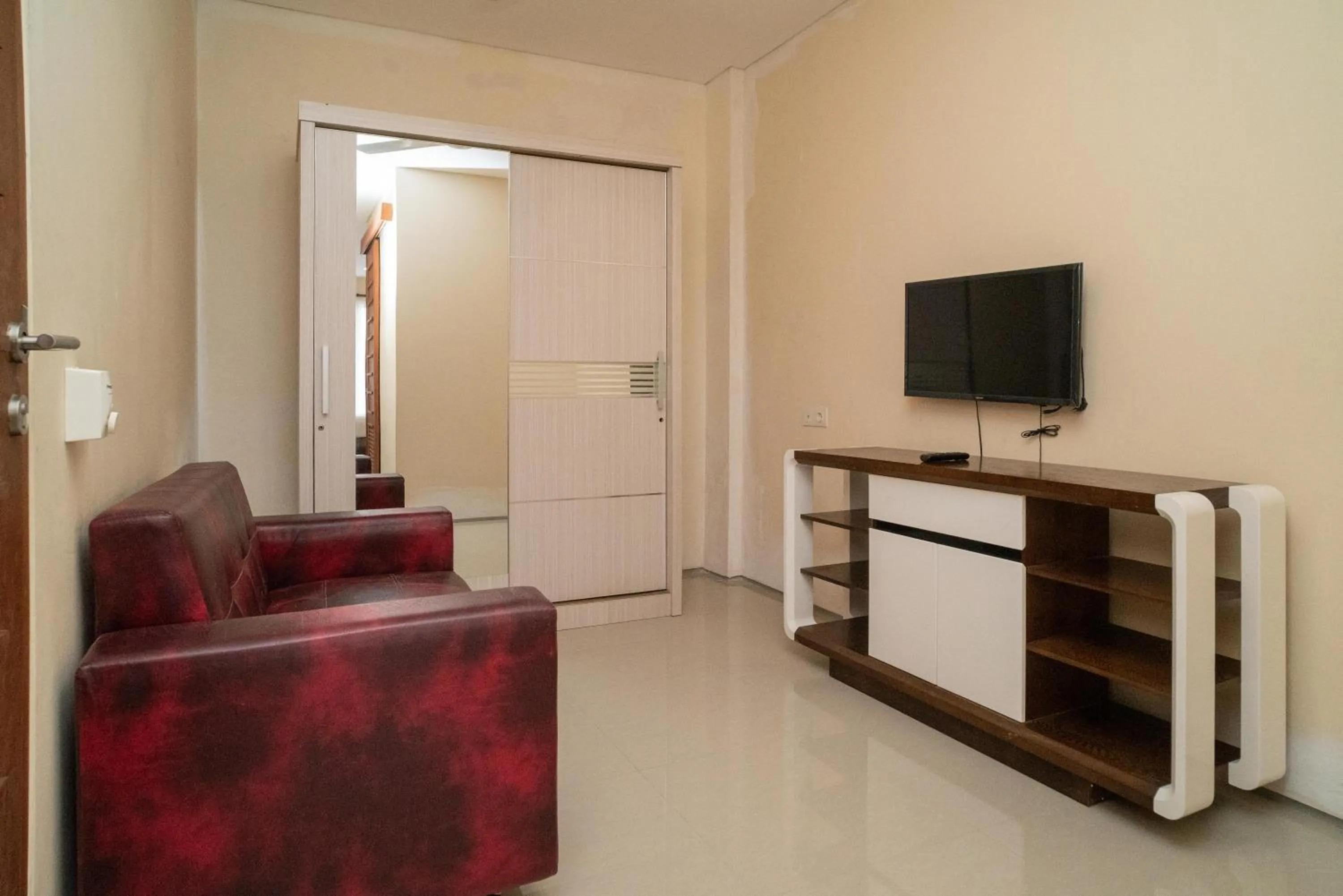 Seating area in RedDoorz near ITDC Nusa Dua