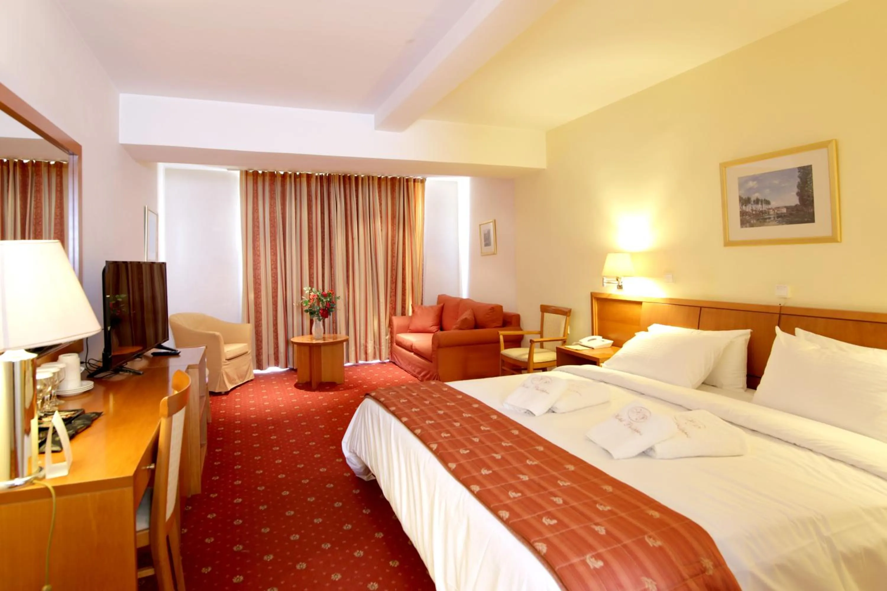 Photo of the whole room, Bed in Hotel Philippos Livadeia