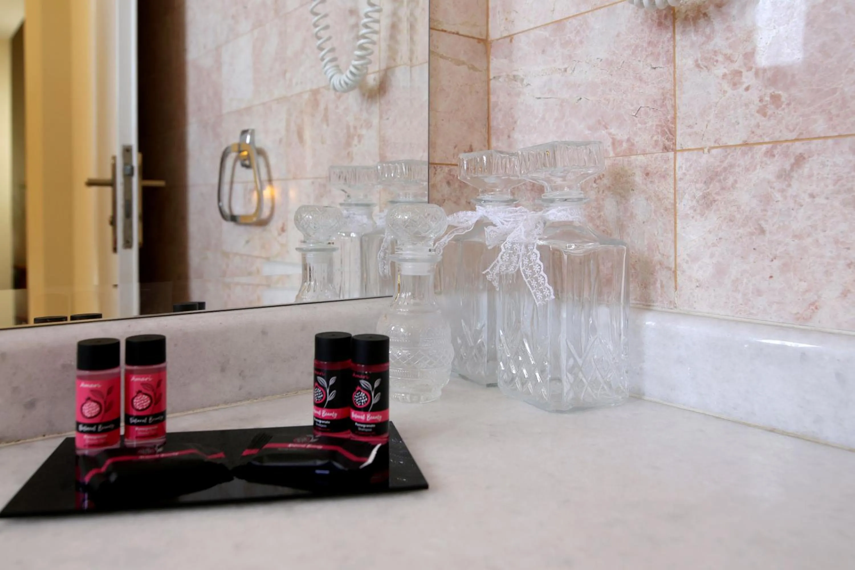 Bathroom in Hotel Philippos Livadeia