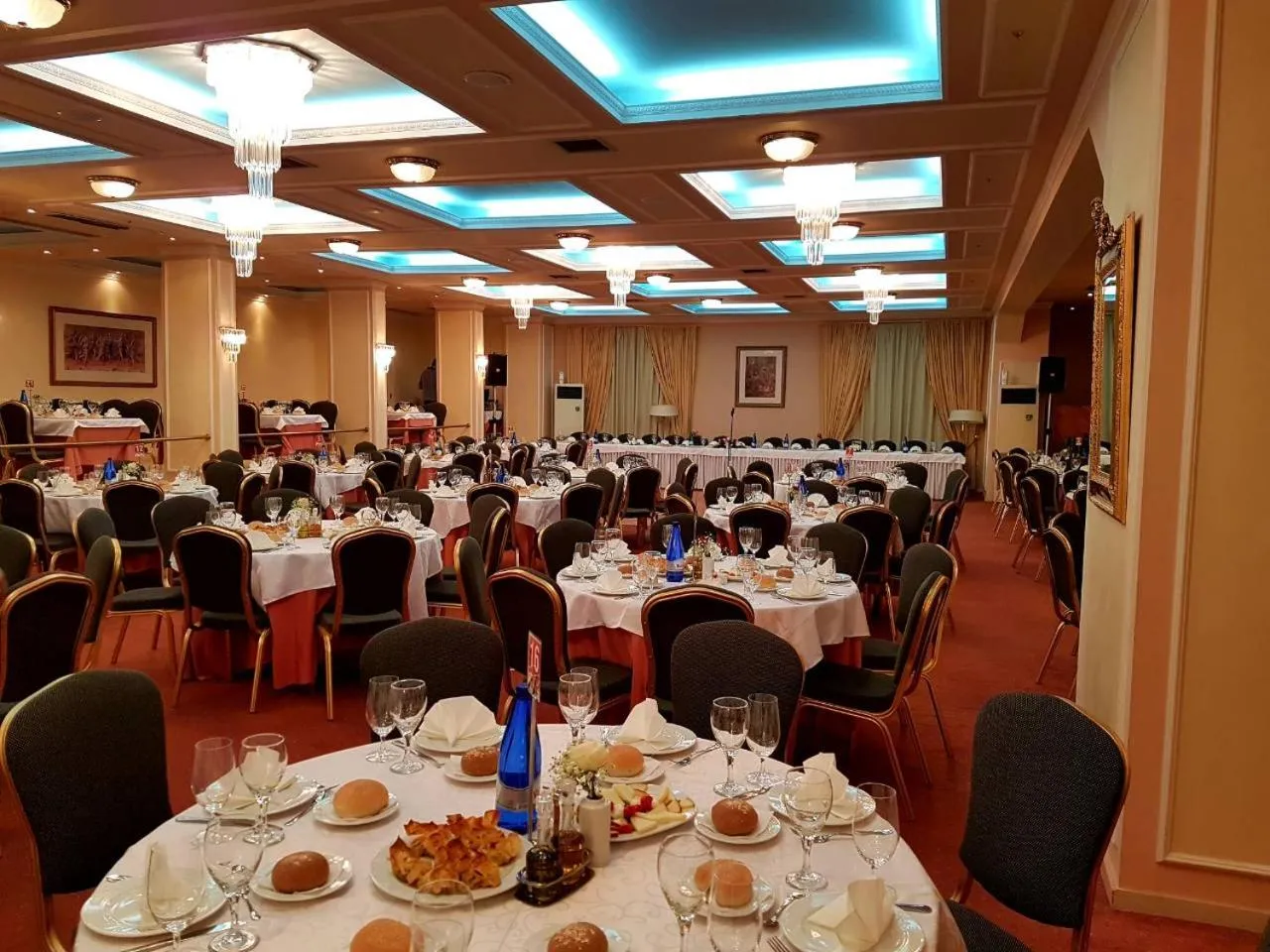 Restaurant/places to eat in Hotel Philippos Livadeia