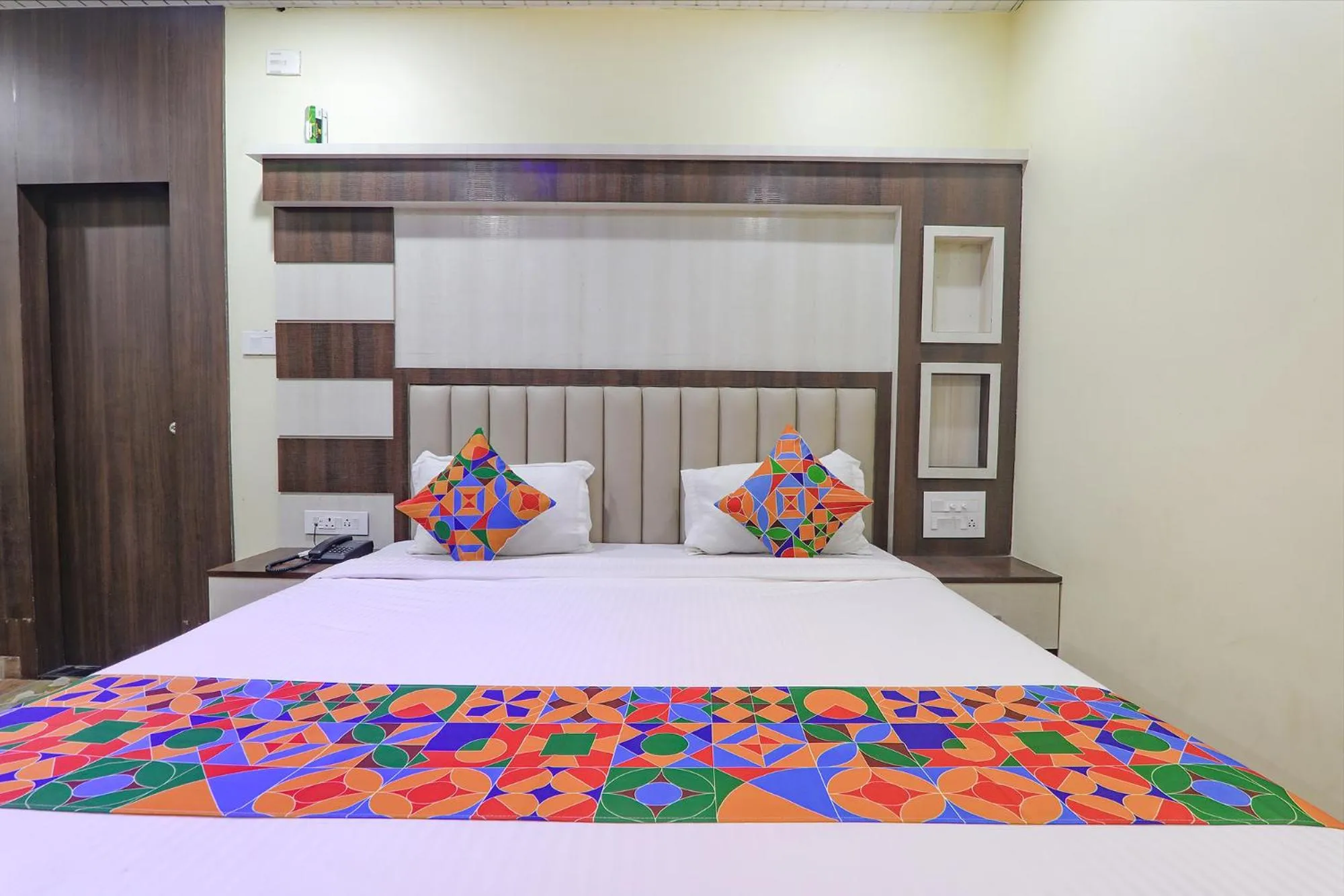 Bed in FabHotel Saumendra