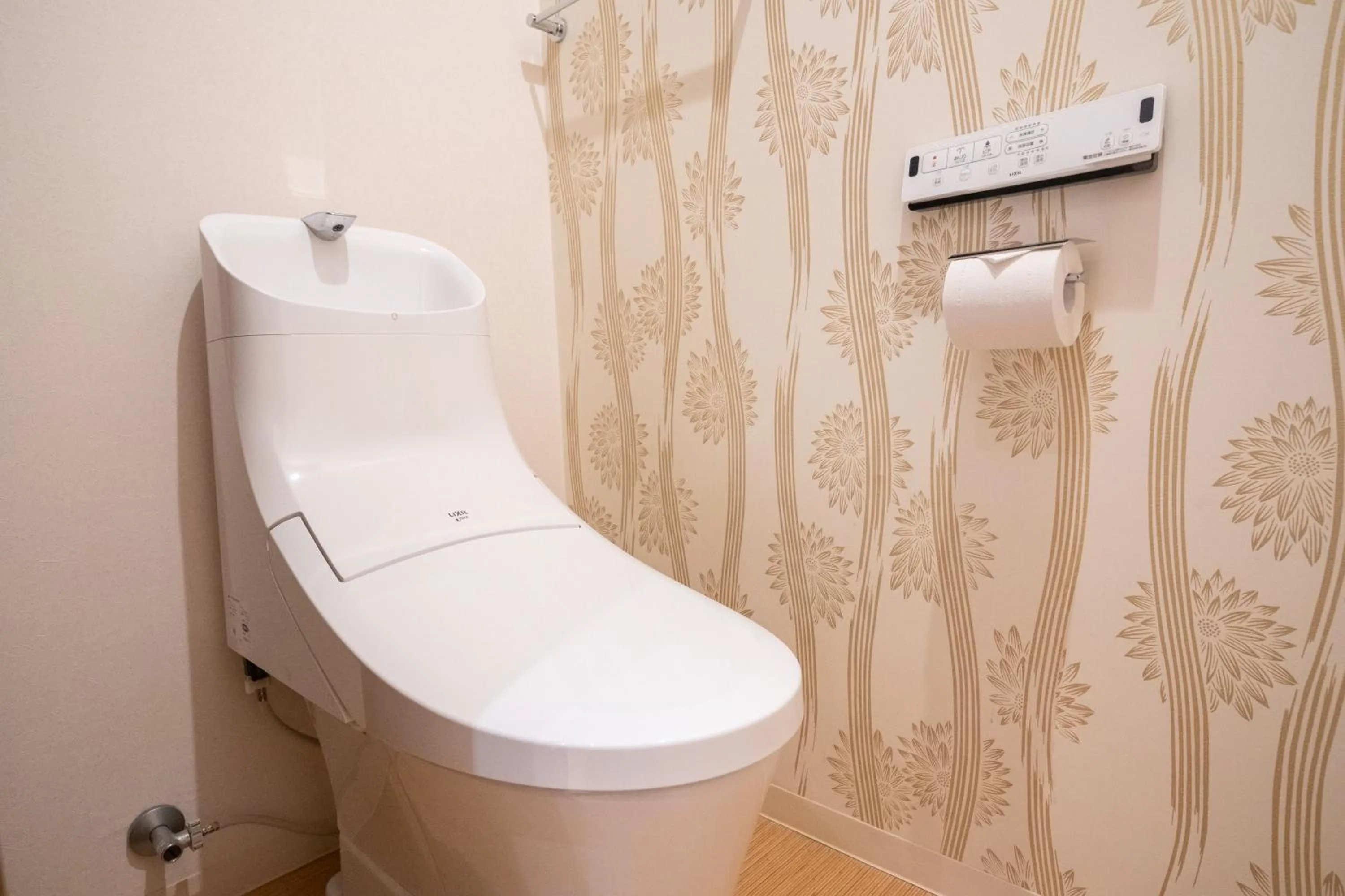 Toilet in ORI Rokkaku