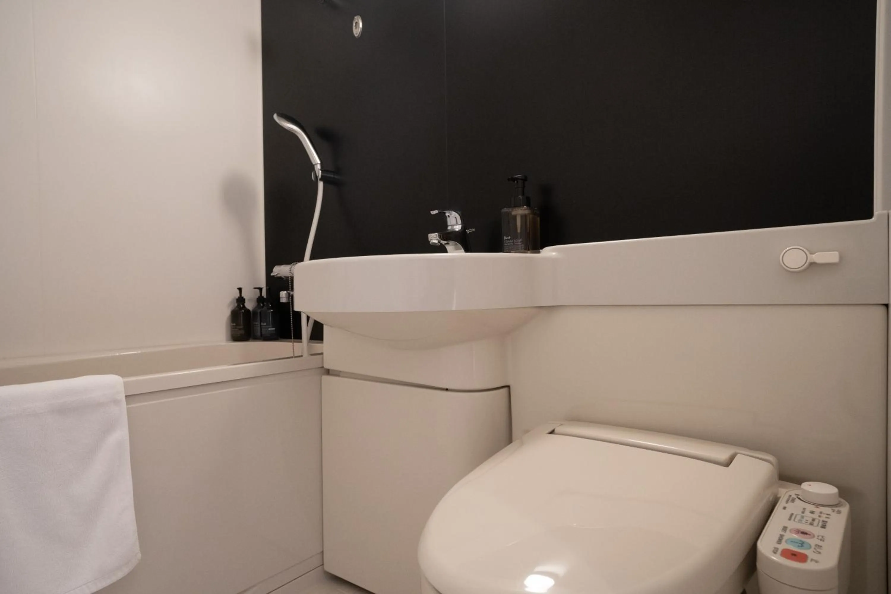 Toilet in ORI Rokkaku