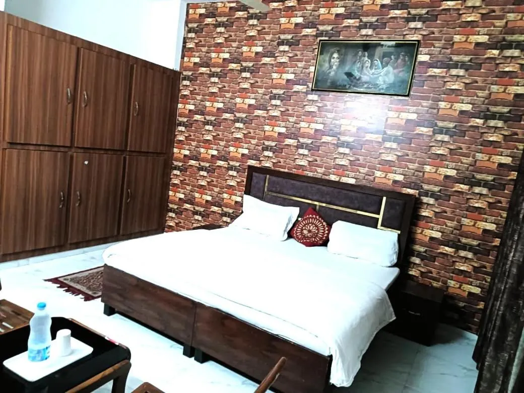 Bed in Zora Park Luxury Rooms