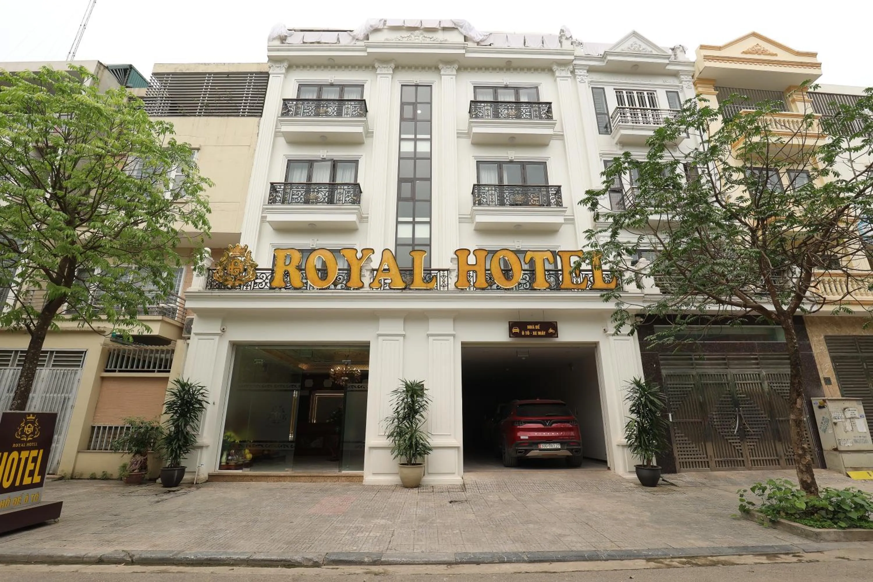 Property building in Royal Văn Phú Hotel