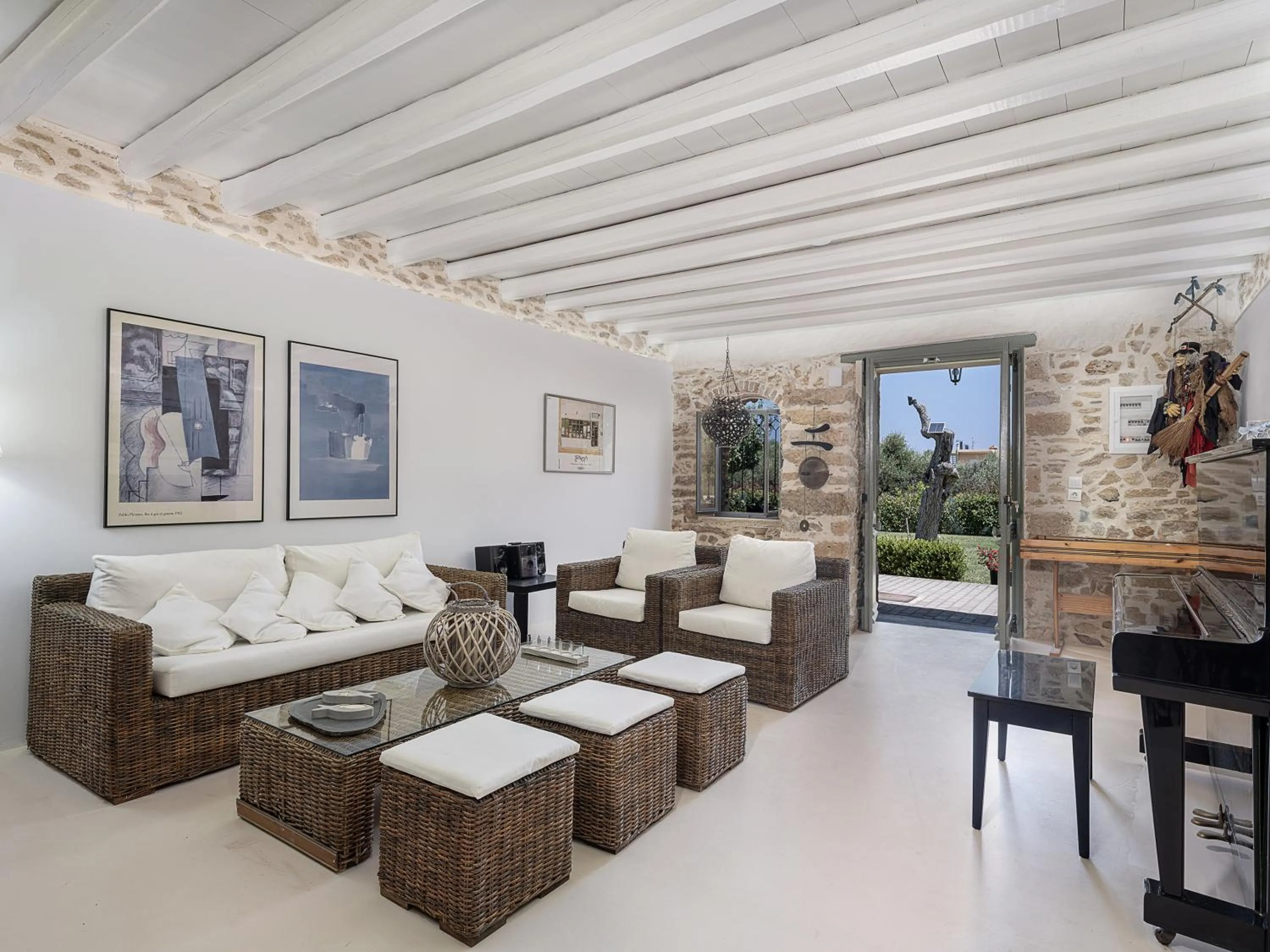 Living room in Ondathaki Pirgos