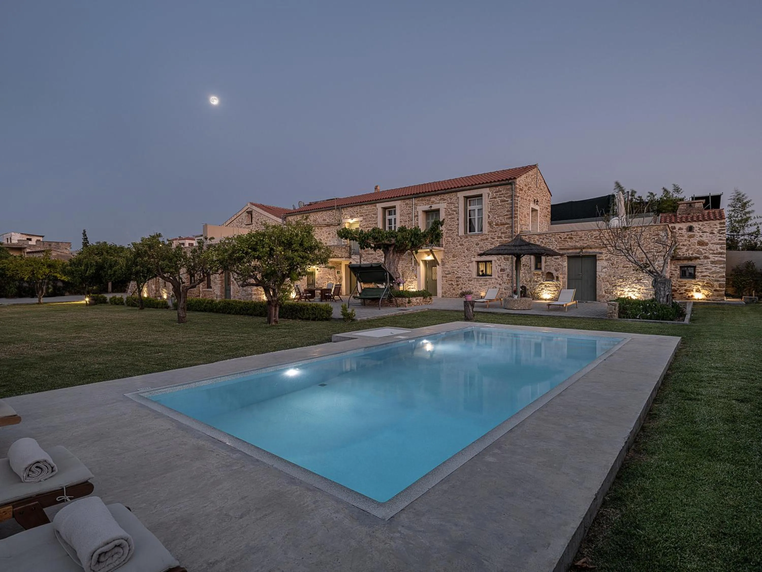 Property building in Ondathaki Pirgos