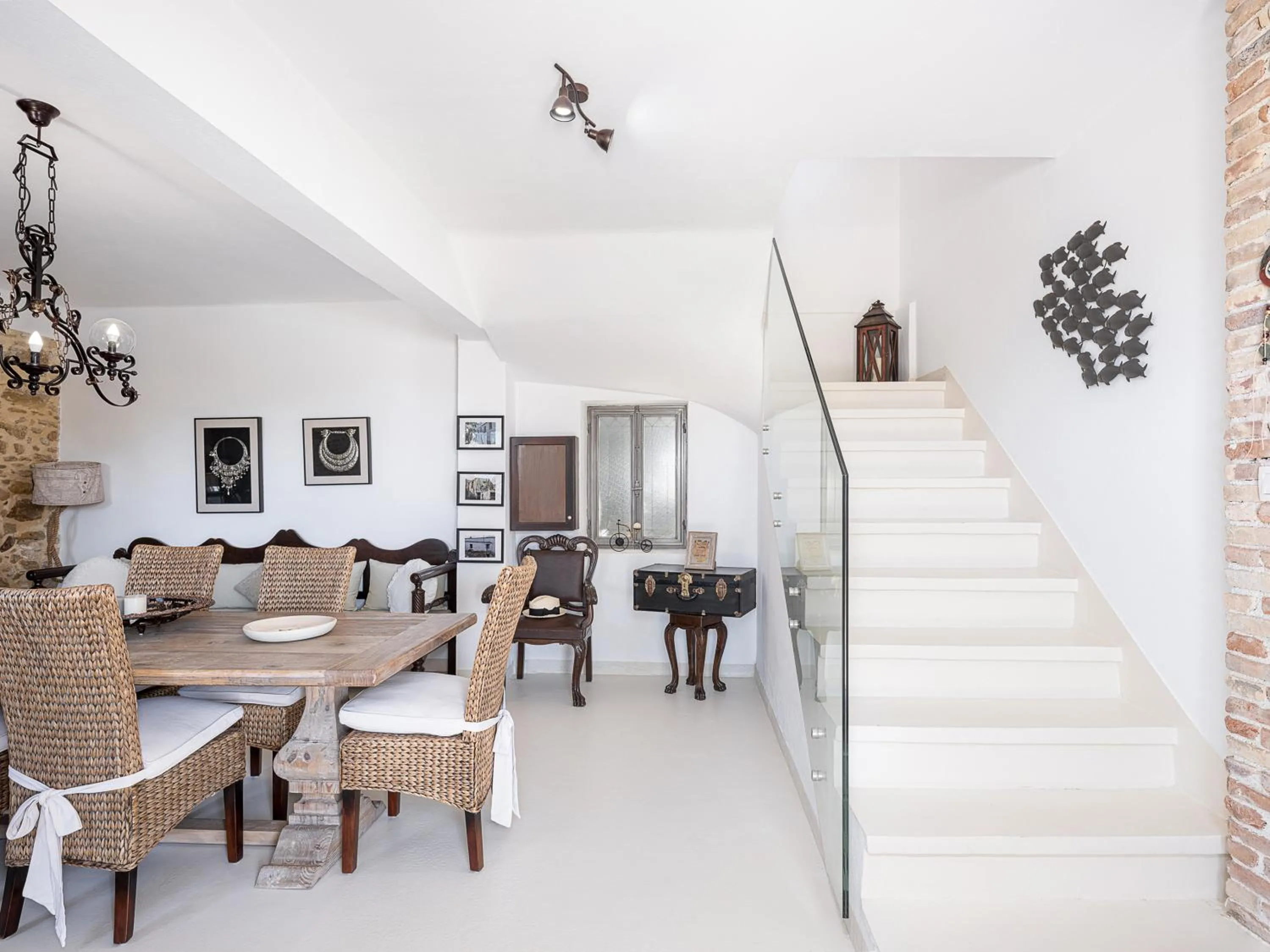 Seating area in Ondathaki Pirgos