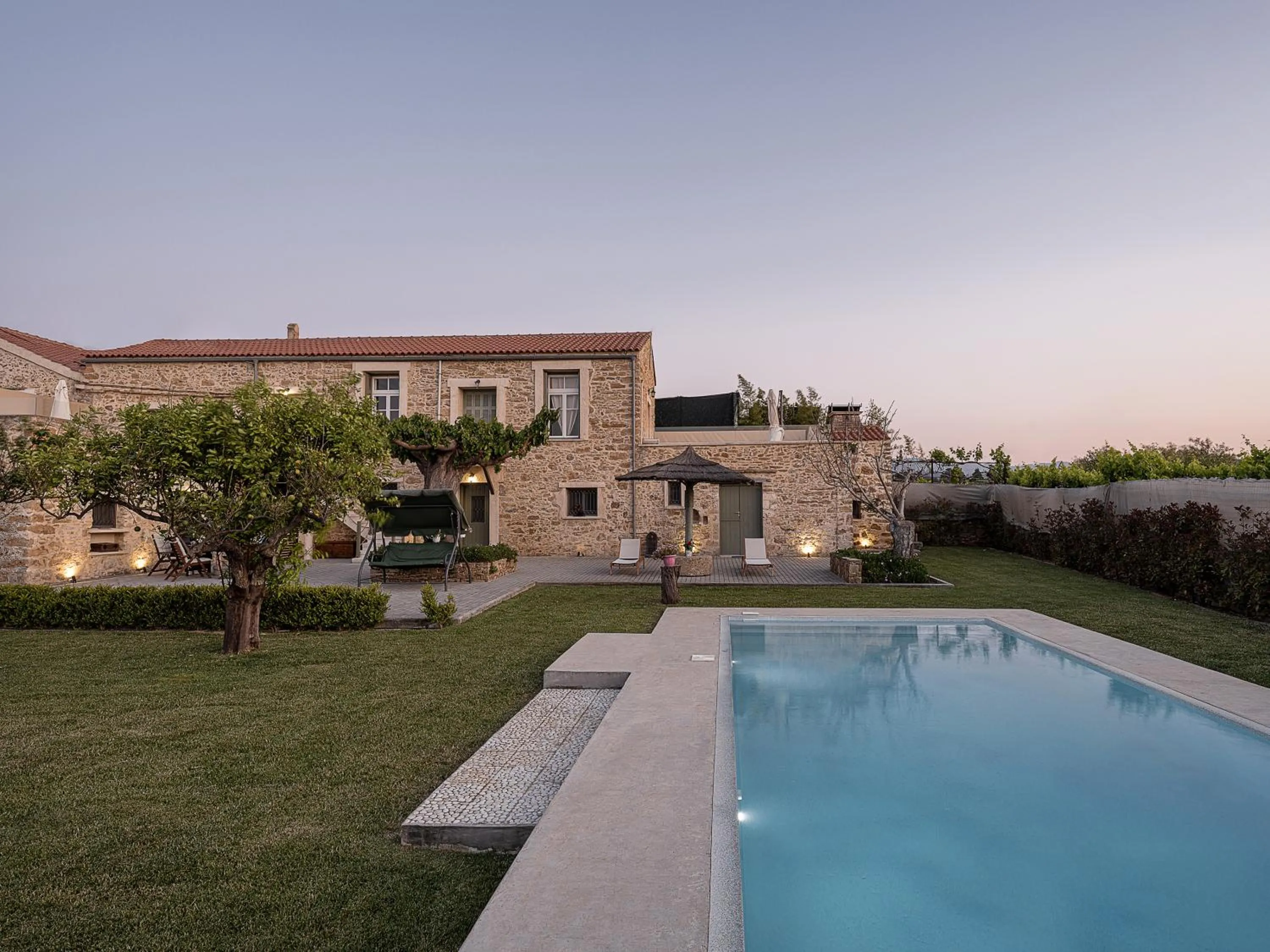 Property building in Ondathaki Pirgos