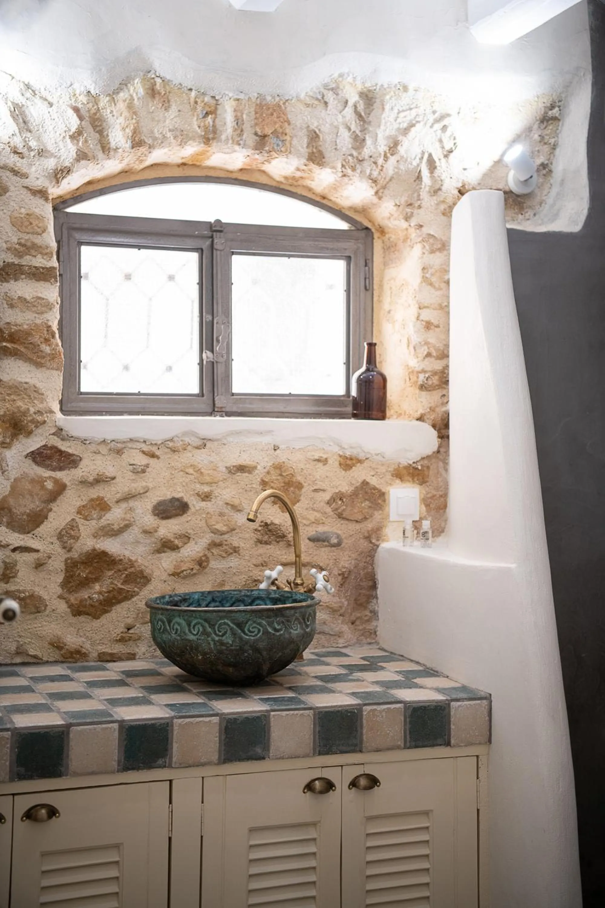 Bathroom in Ondathaki Pirgos
