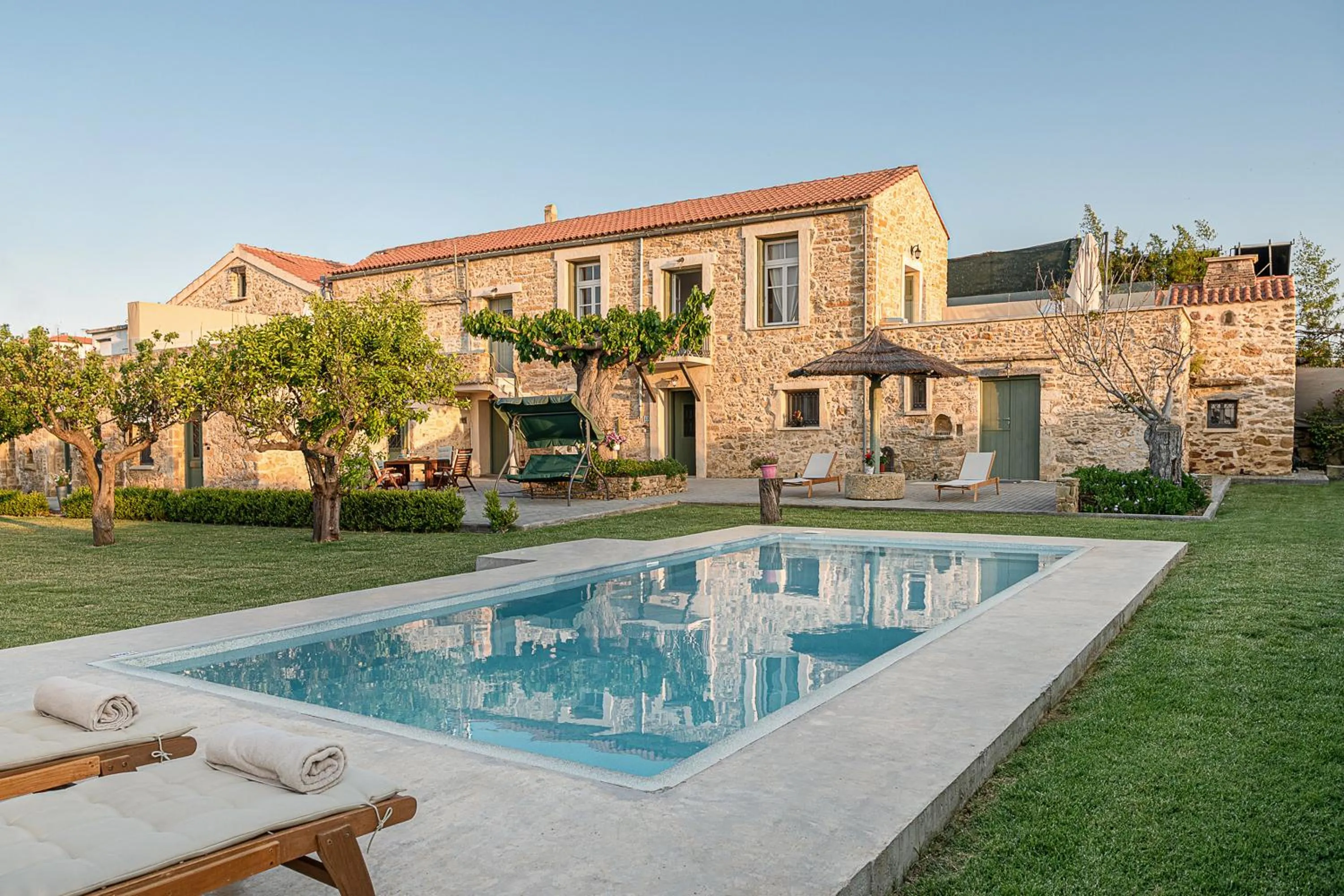 Property building in Ondathaki Pirgos