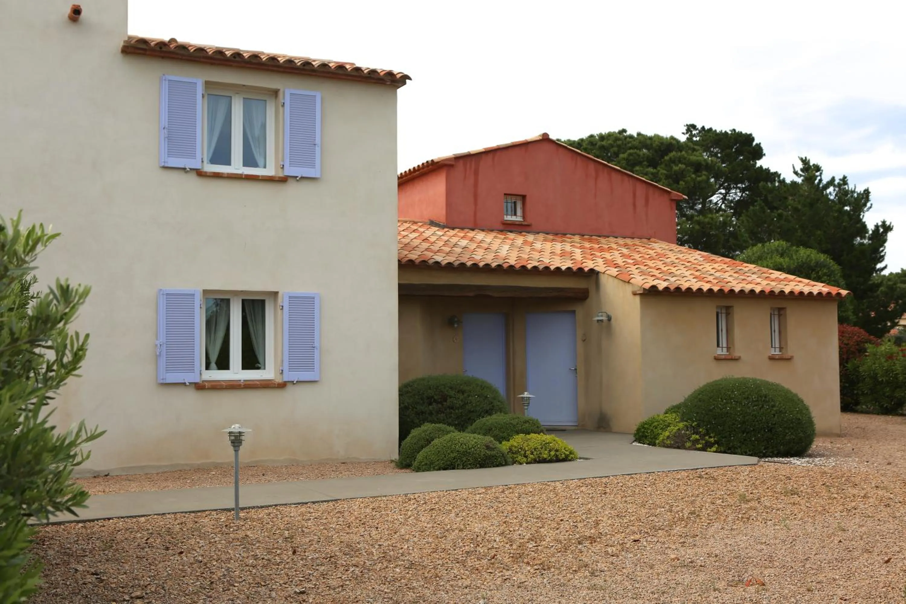 Property building in Casa Mia