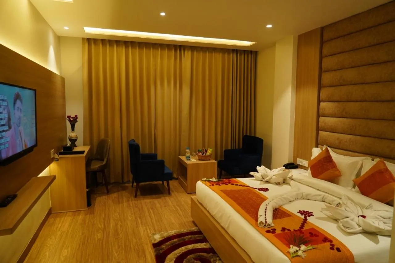 View (from property/room), Bed in Hotel RRV with Free Parking