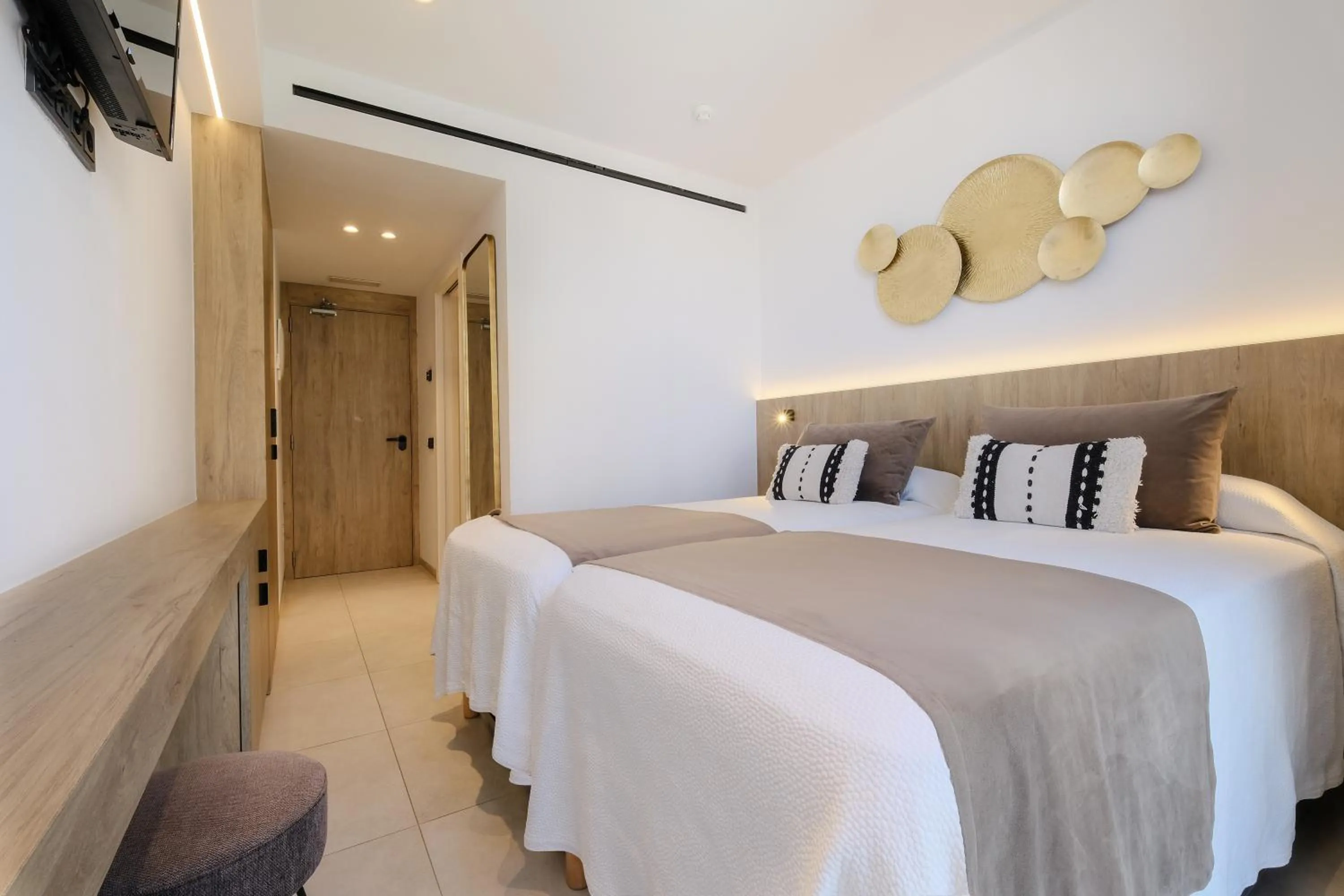 Photo of the whole room, Bed in M. HOTEL