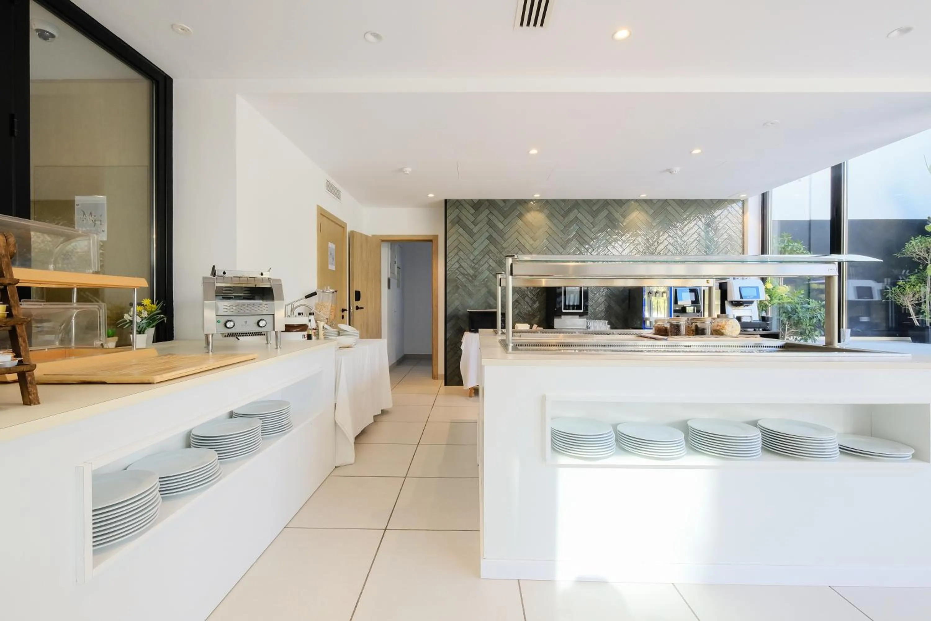 Food and drinks in M. HOTEL