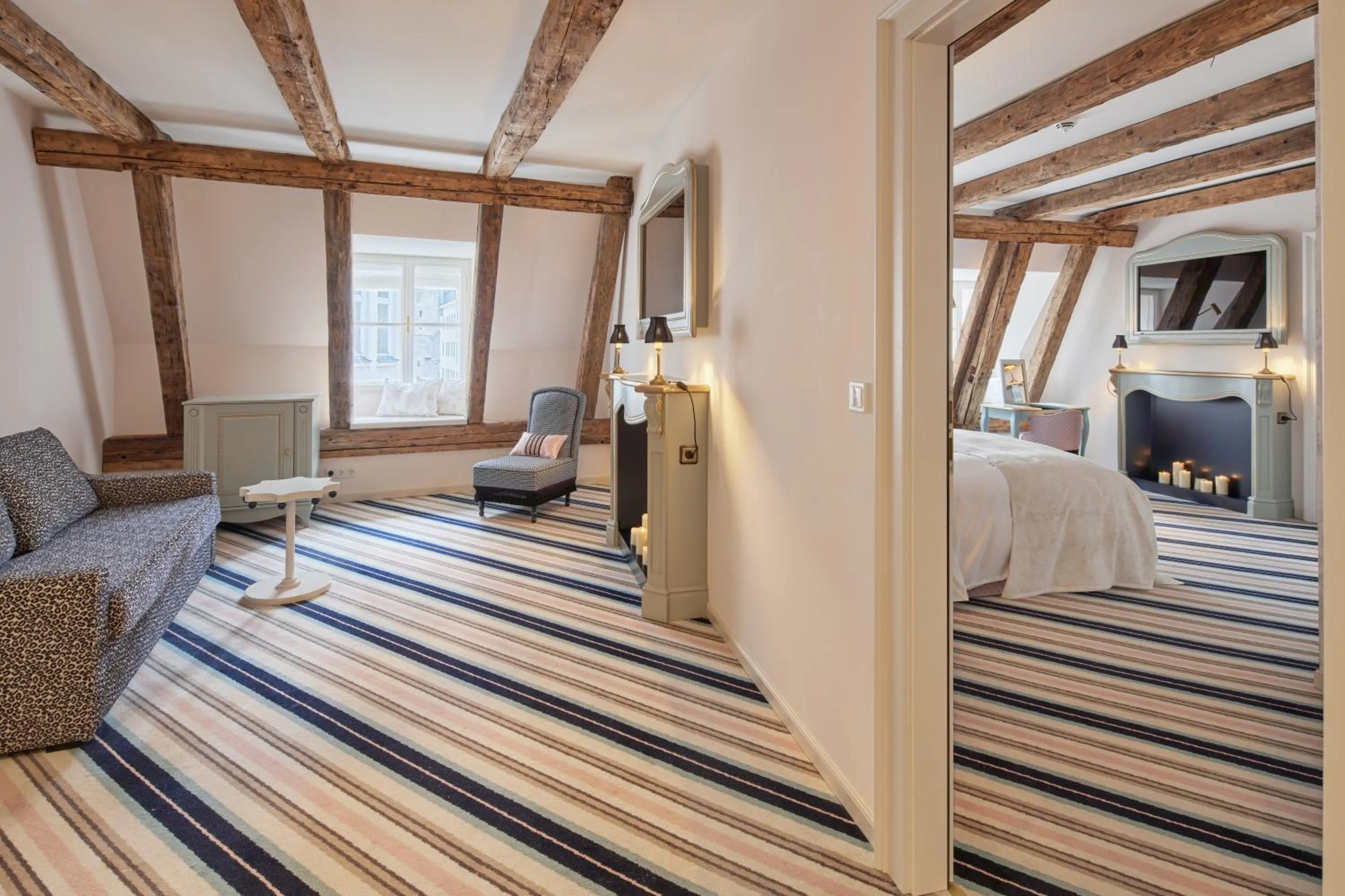 Photo of the whole room, Bed in The Leo Grand