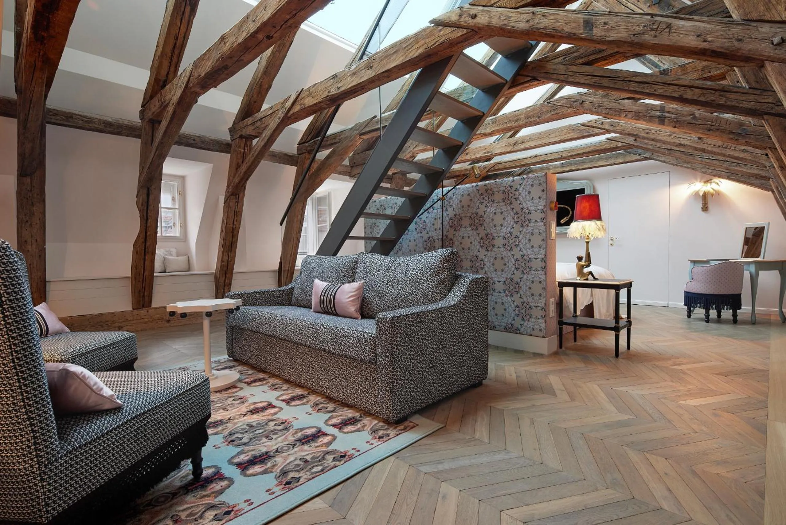 Photo of the whole room in The Leo Grand