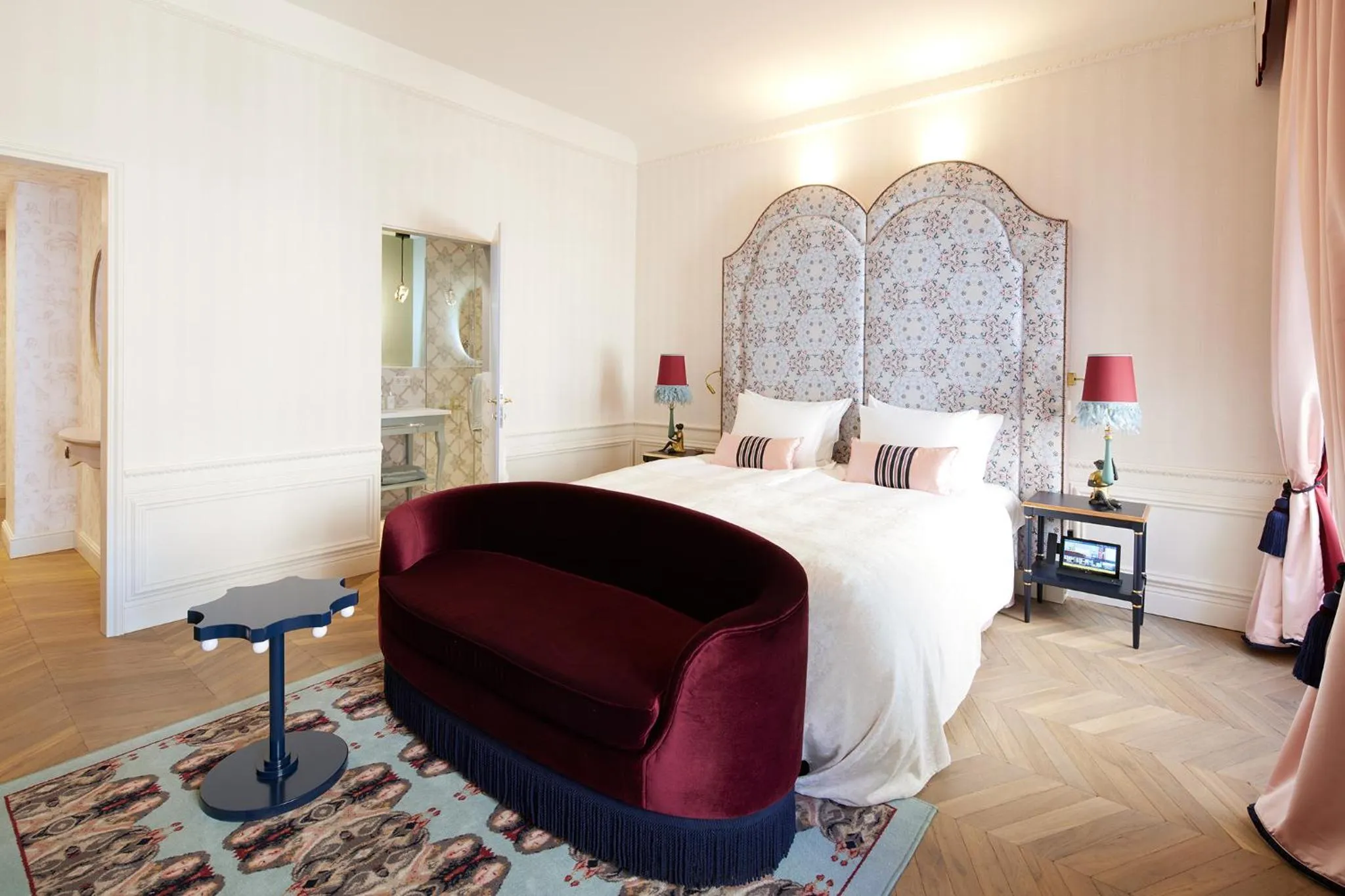 Bedroom, Bed in The Leo Grand