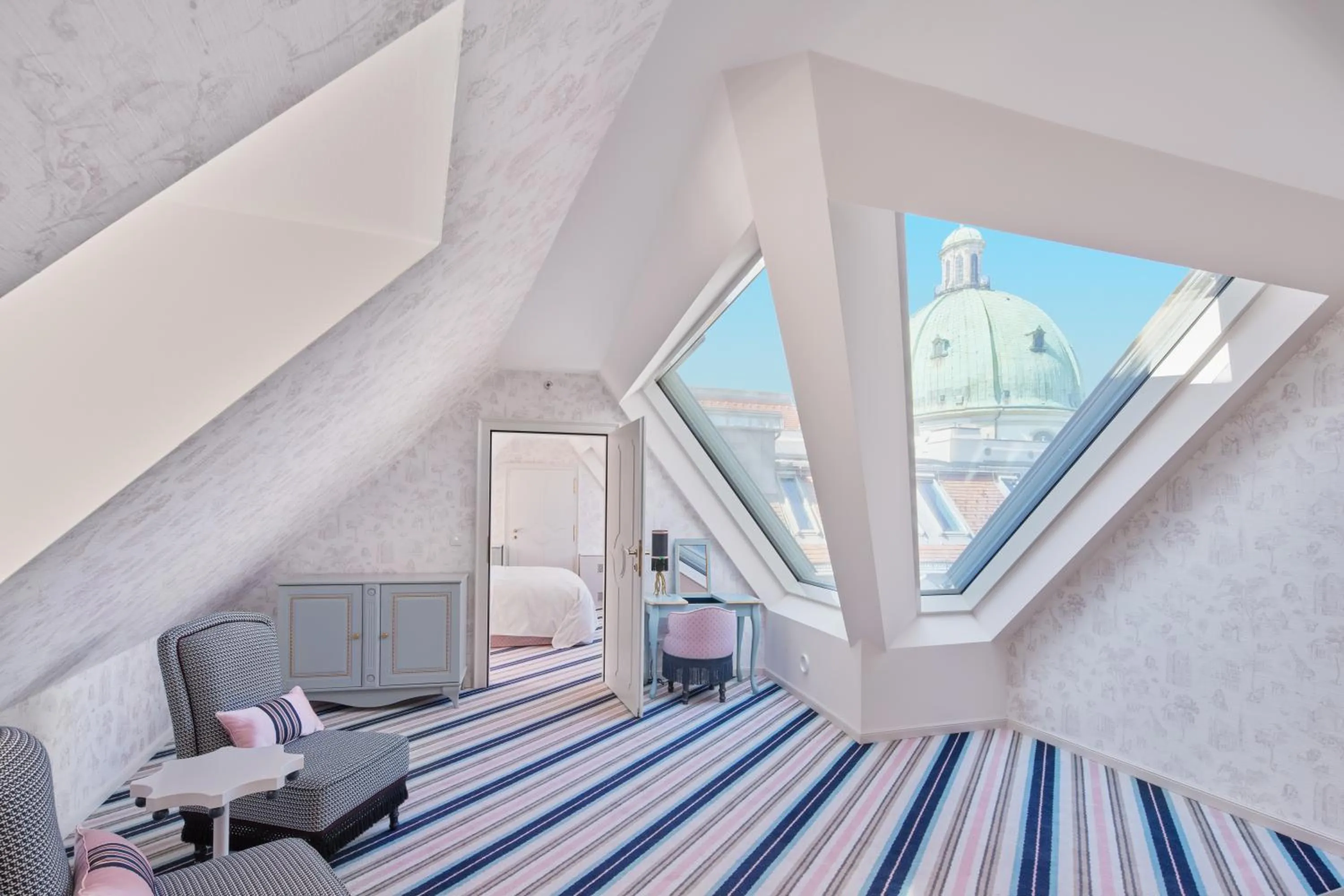 View (from property/room), Bed in The Leo Grand