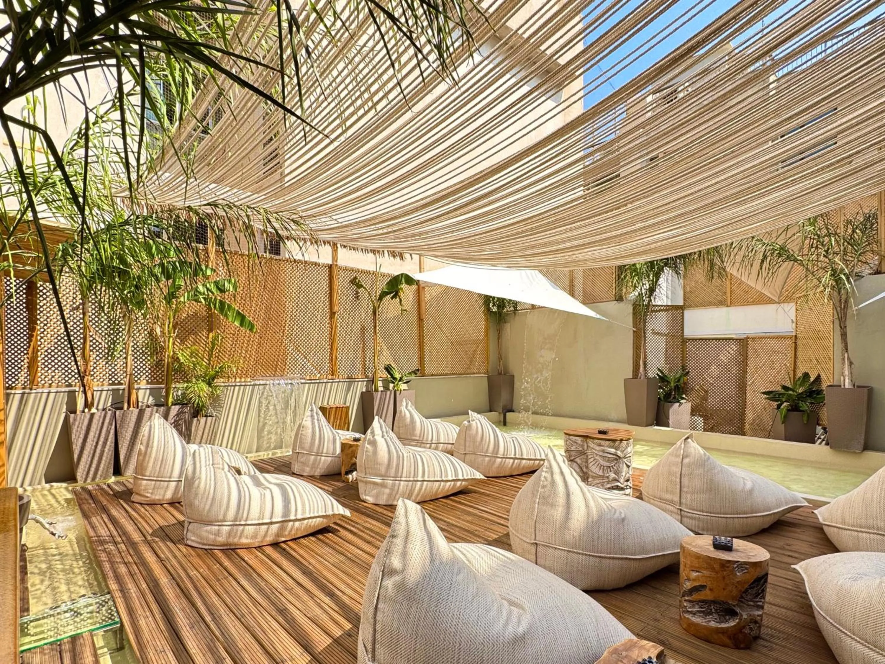 sunbed in Athens The L7 Str - Luxury Boutique Collection Hotel