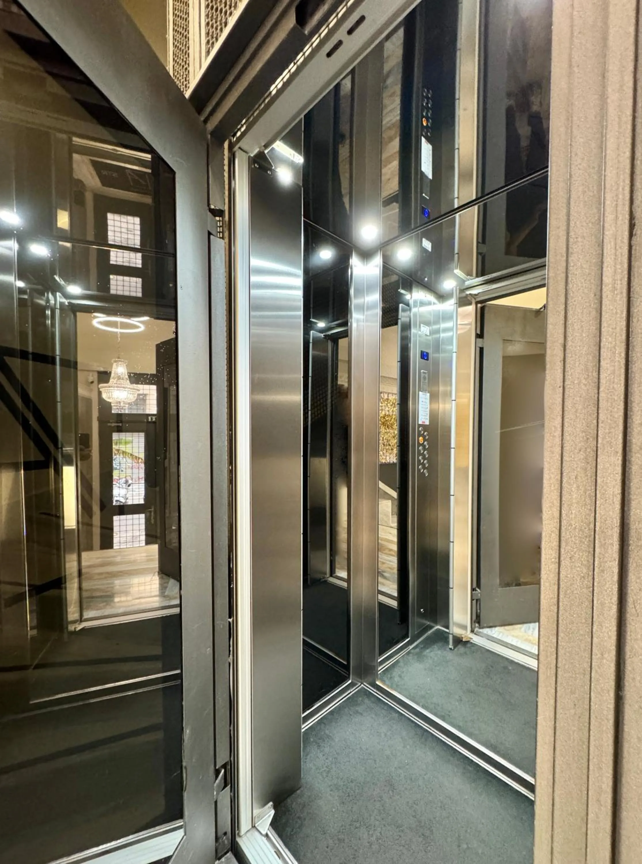 elevator in Athens The L7 Str - Luxury Boutique Collection Hotel