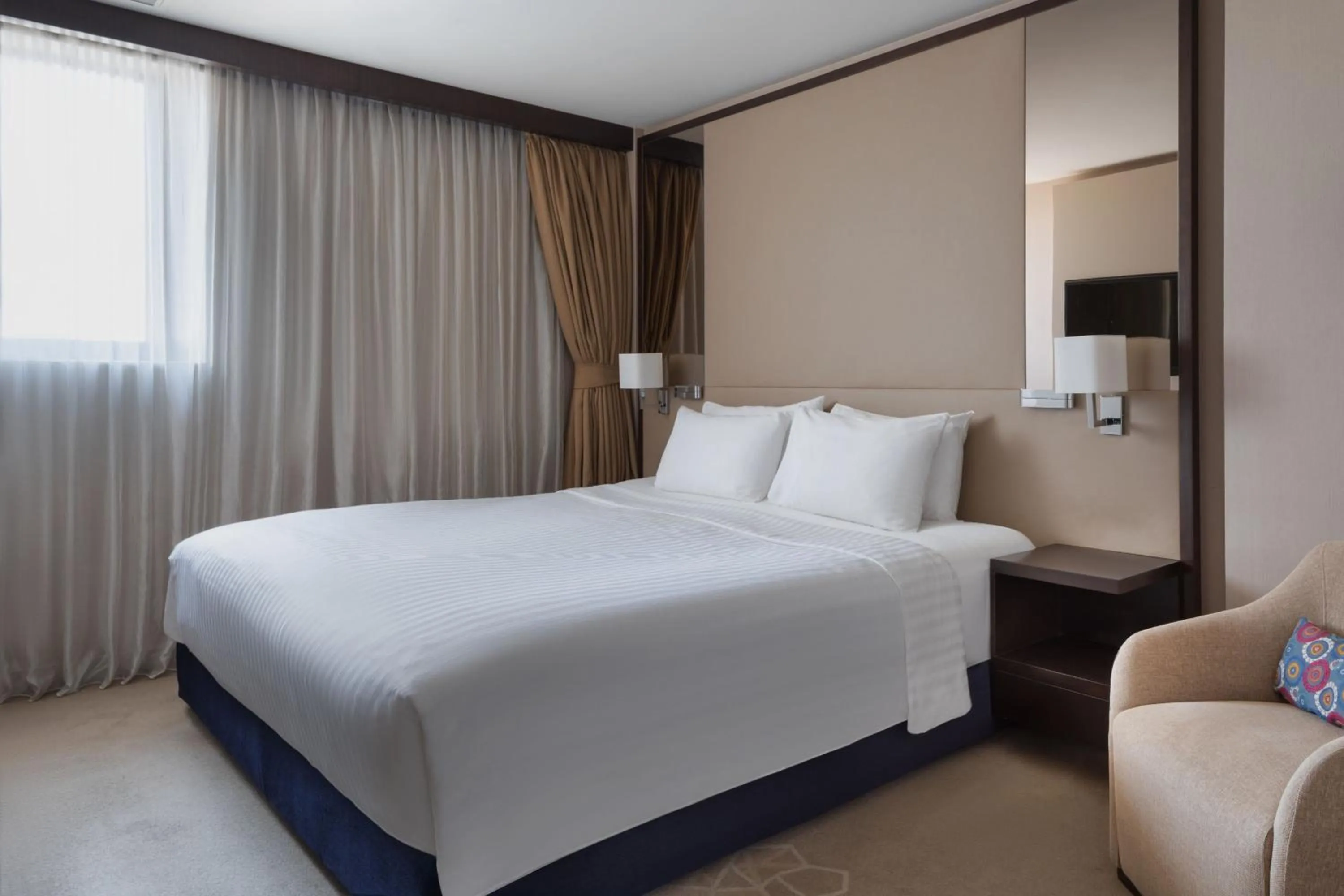 Bedroom, Bed in Istanbul Marriott Hotel Sisli