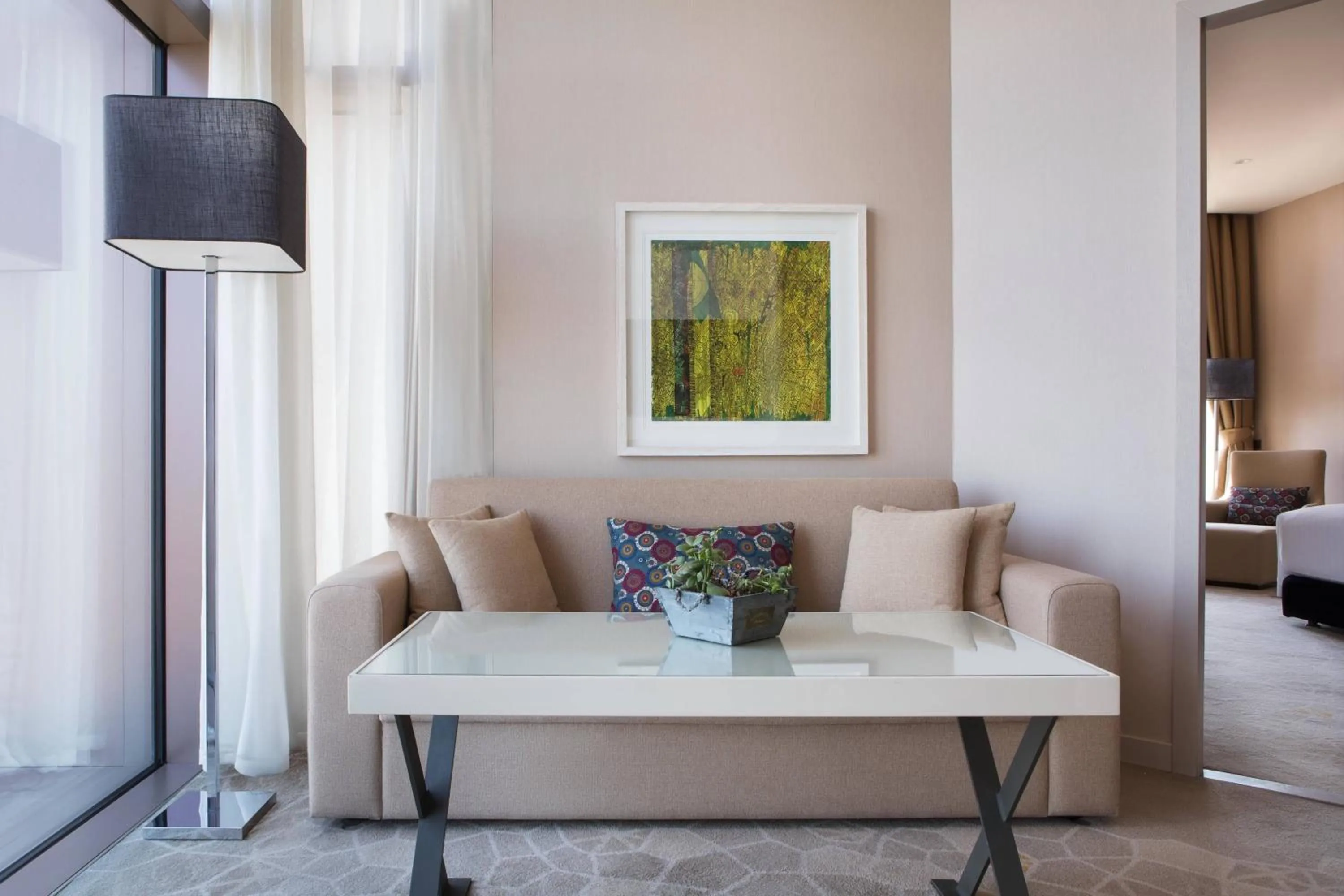 Photo of the whole room in Istanbul Marriott Hotel Sisli