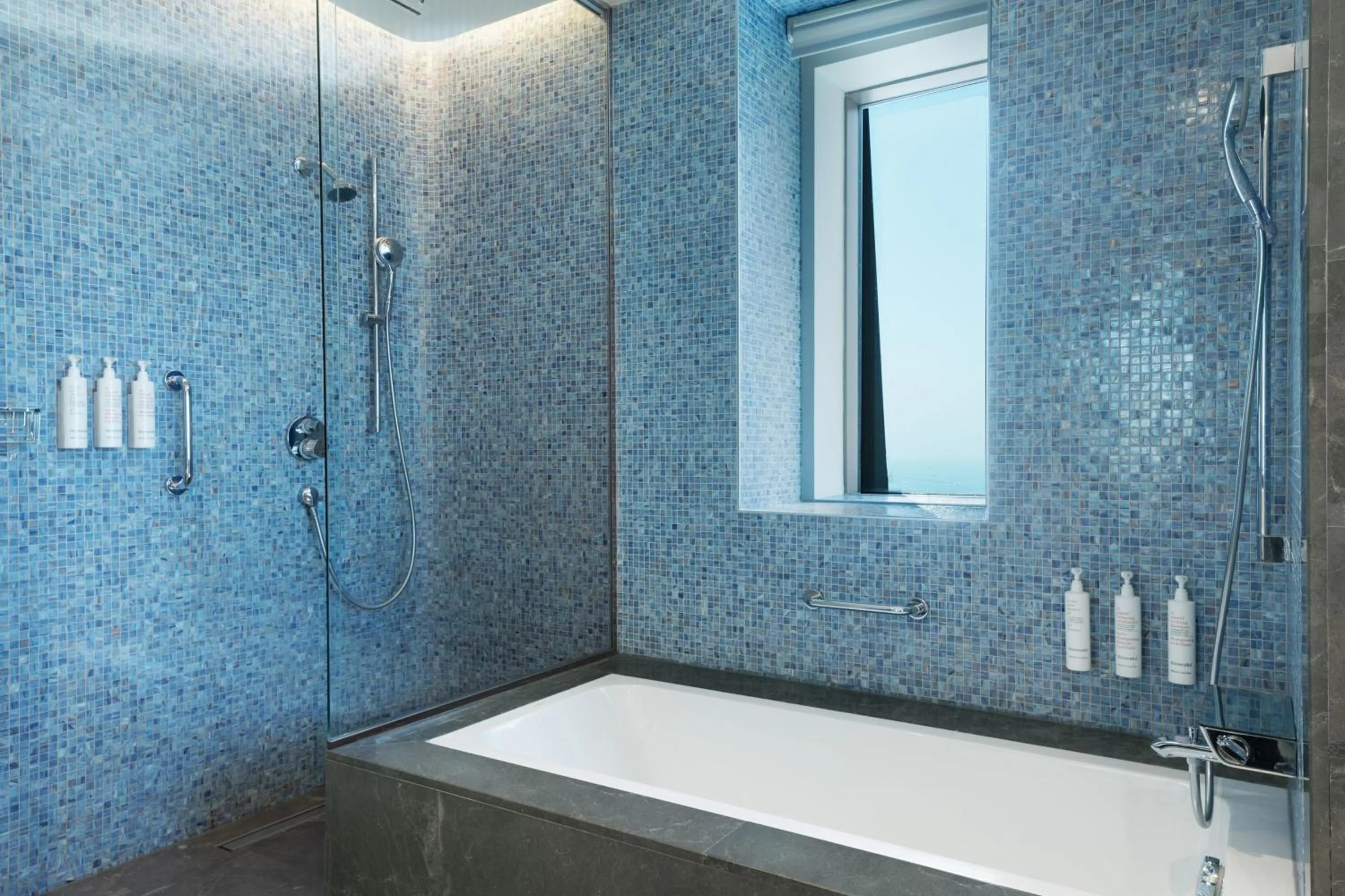 Bathroom in Istanbul Marriott Hotel Sisli