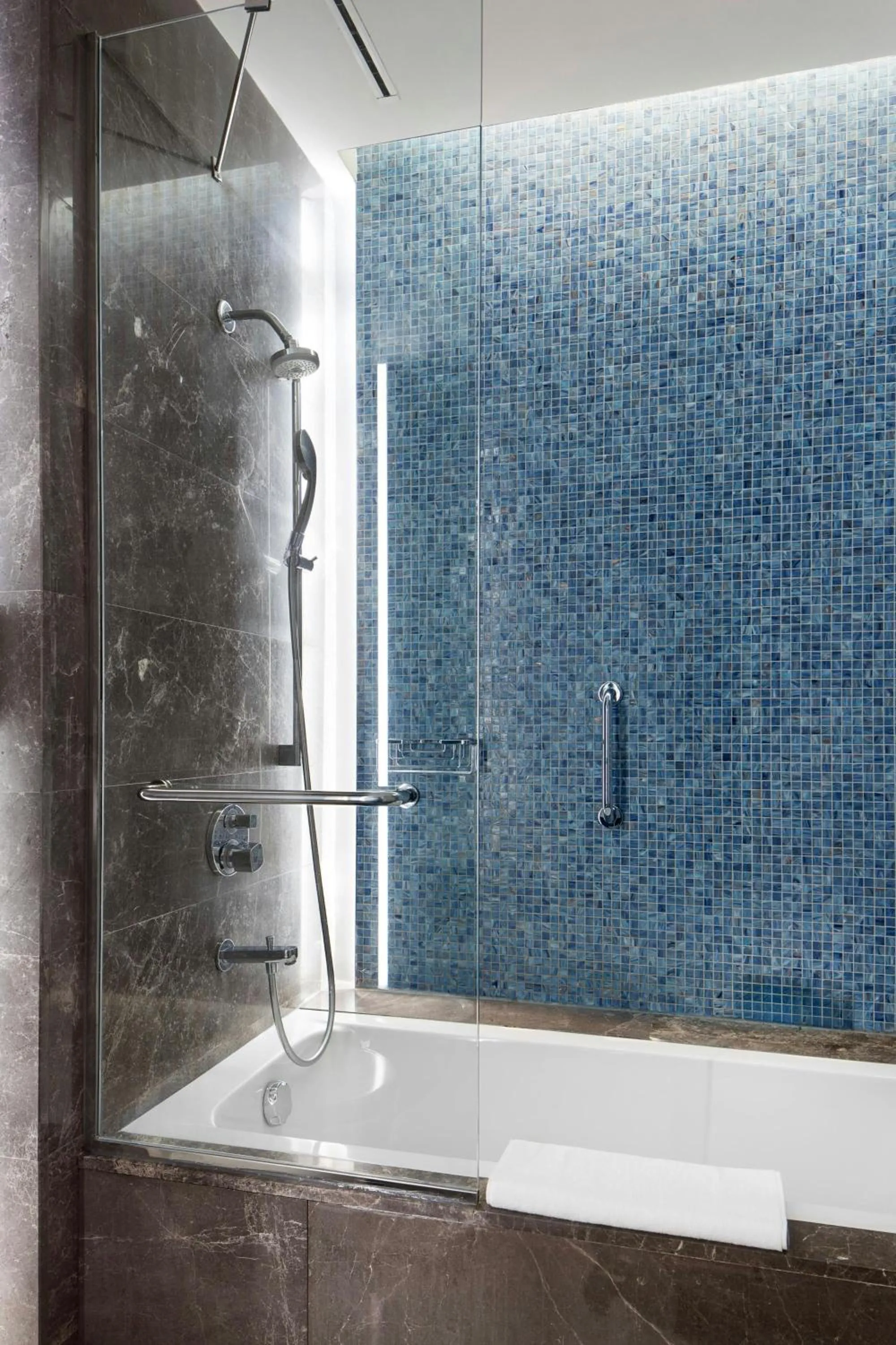 Bathroom in Istanbul Marriott Hotel Sisli