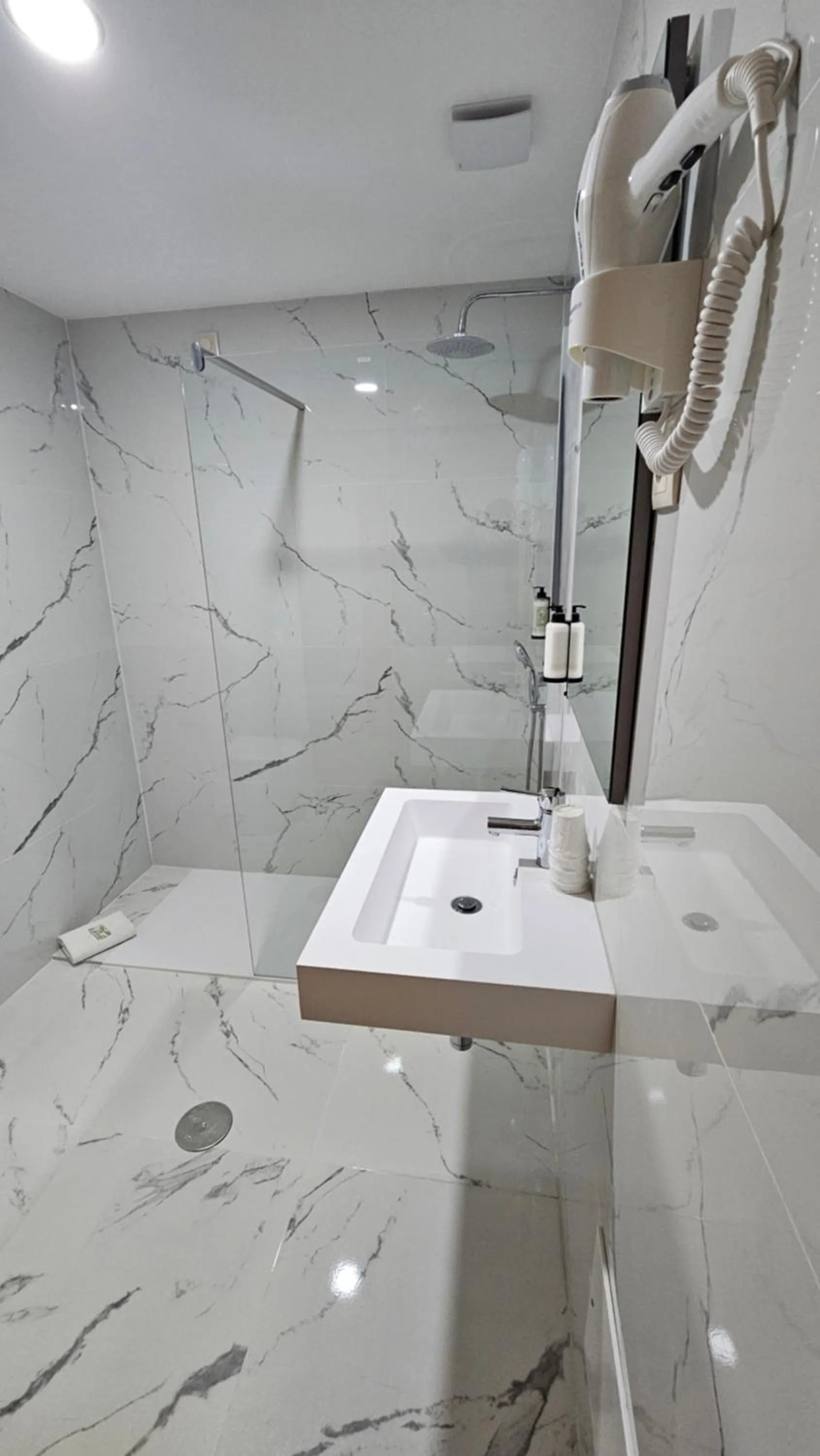 Shower in Hotel O Encontro