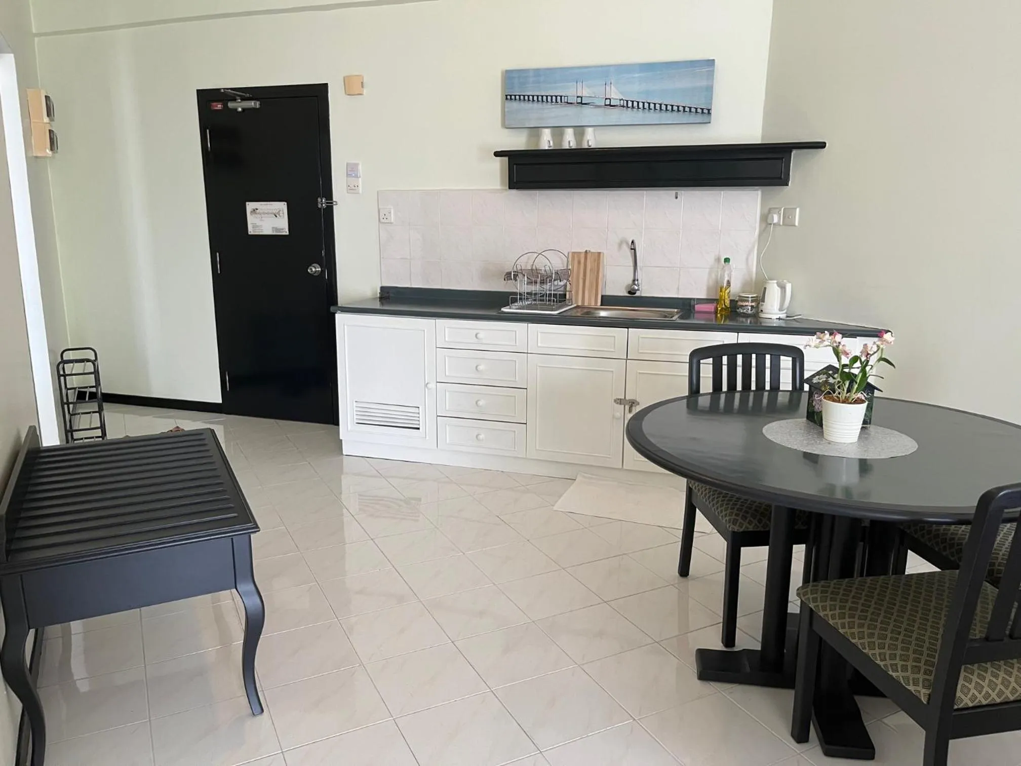 Kitchen or kitchenette in Paradise by the Sea in Penang by Veron at Rainbow Paradise
